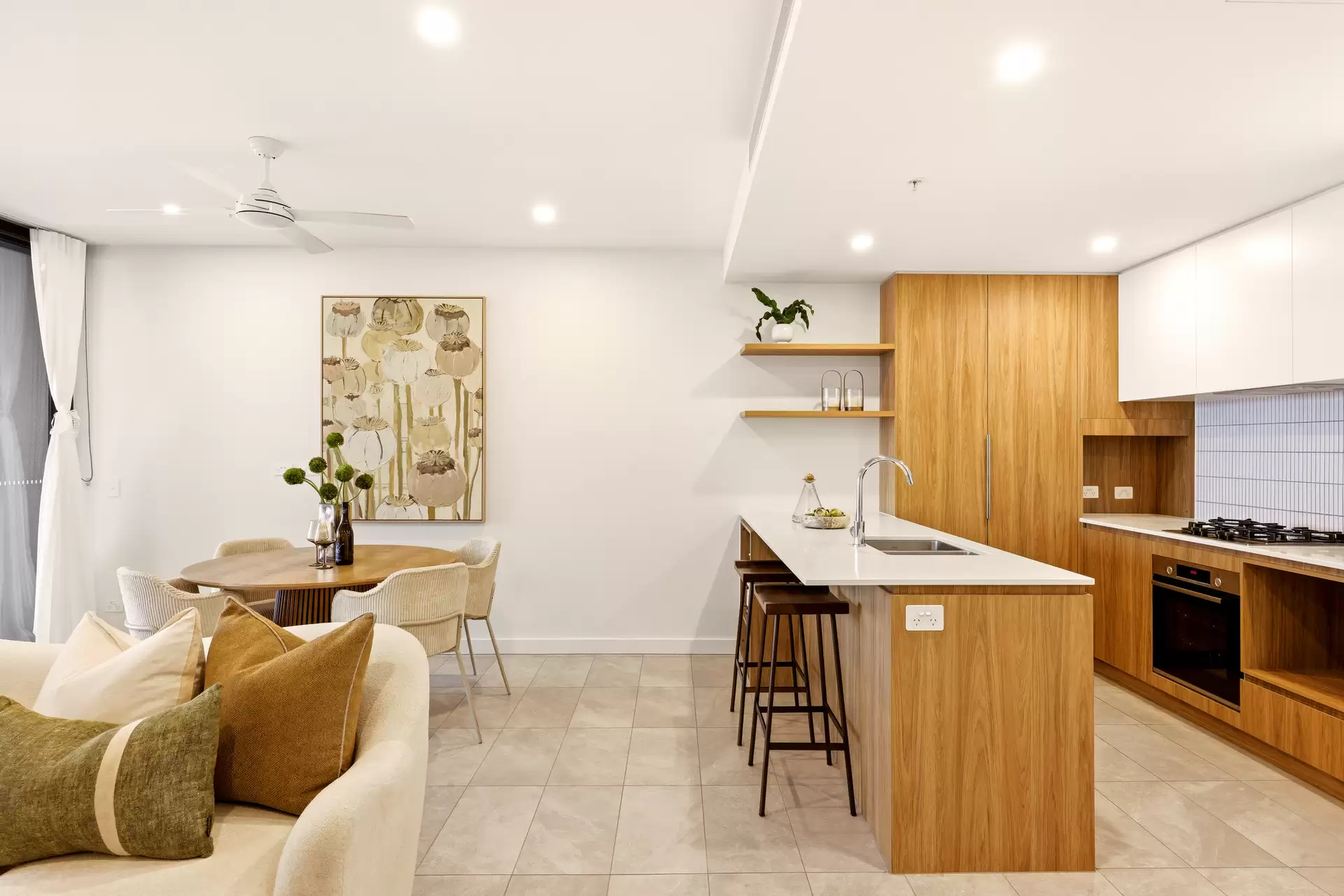 31210/15 Wharf Street, Hamilton Sold by Aurora Property - image 1