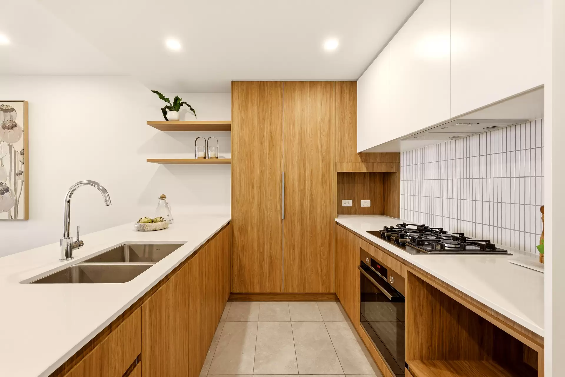 31210/15 Wharf Street, Hamilton Sold by Aurora Property - image 1