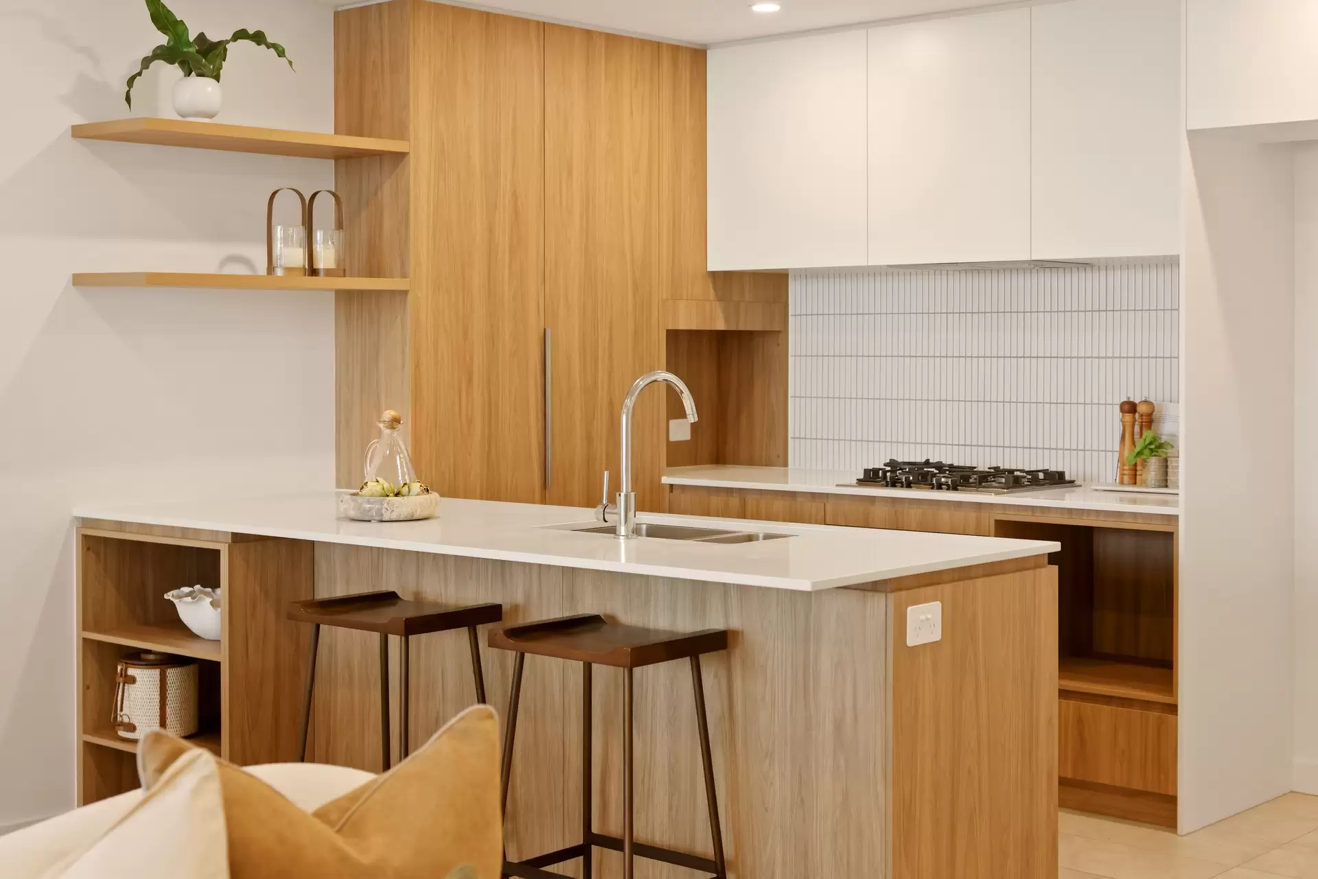 31210/15 Wharf Street, Hamilton Sold by Aurora Property - image 1