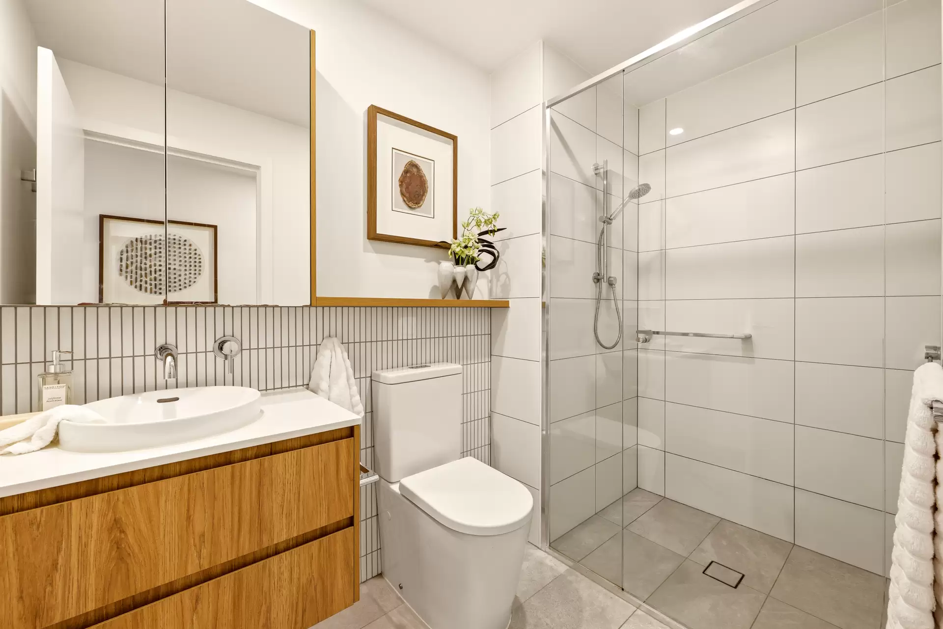 31210/15 Wharf Street, Hamilton Sold by Aurora Property - image 1
