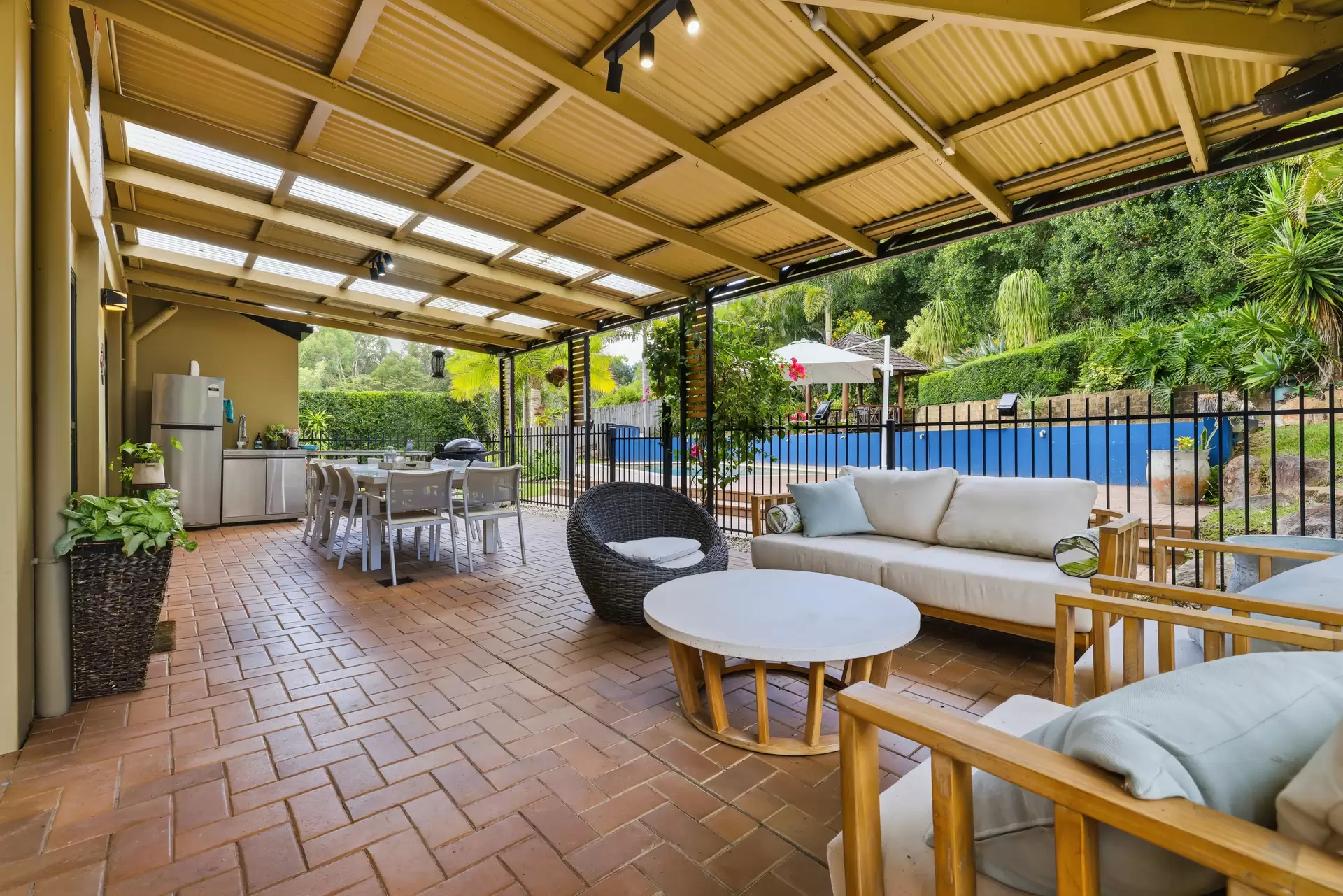 63 Kenilworth Place, Carindale Sold by Aurora Property - image 1