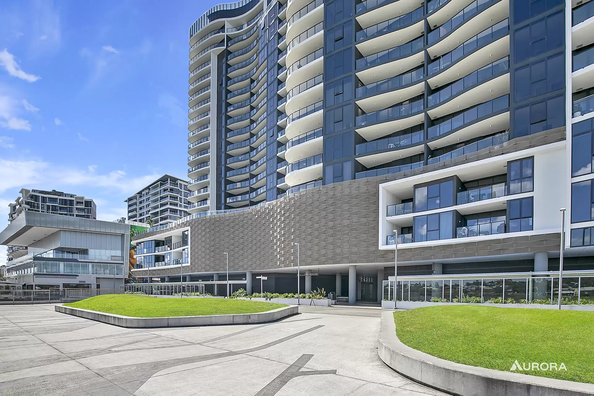 10411/7 Wharf Street, Hamilton Sold by Aurora Property - image 1