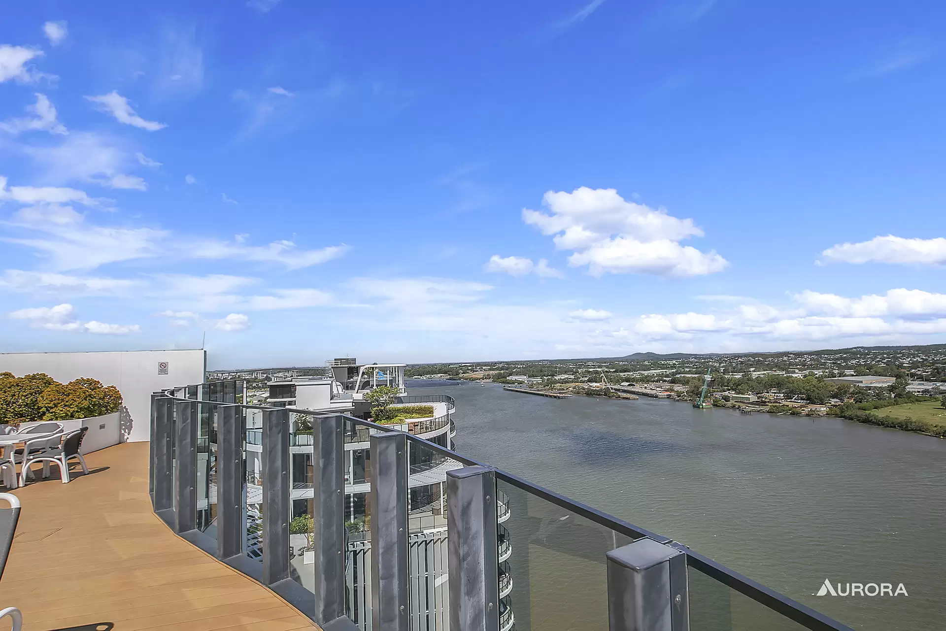 10411/7 Wharf Street, Hamilton Sold by Aurora Property - image 1