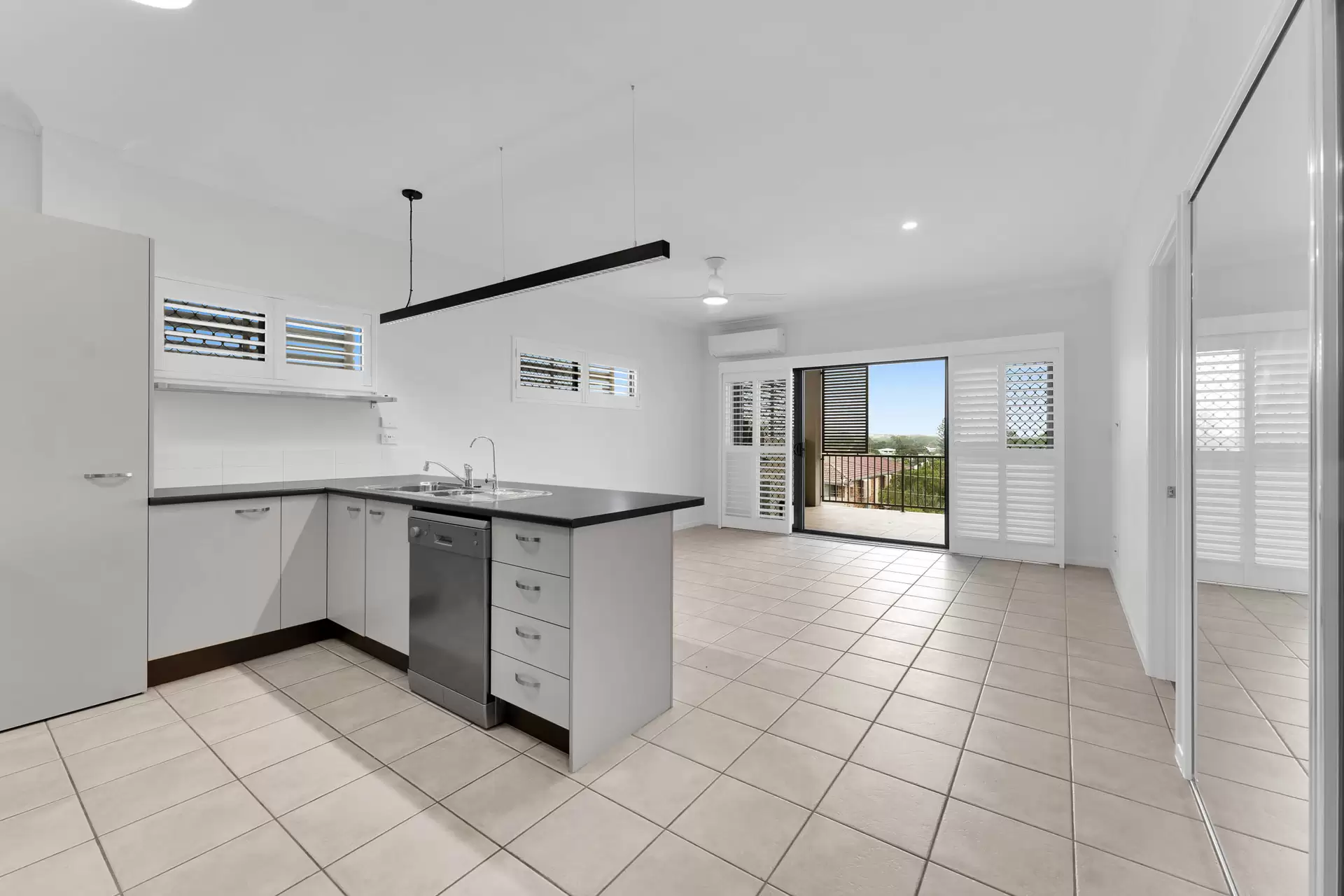 6/296 Cornwall Street, Stones Corner Leased by Aurora Property - image 1