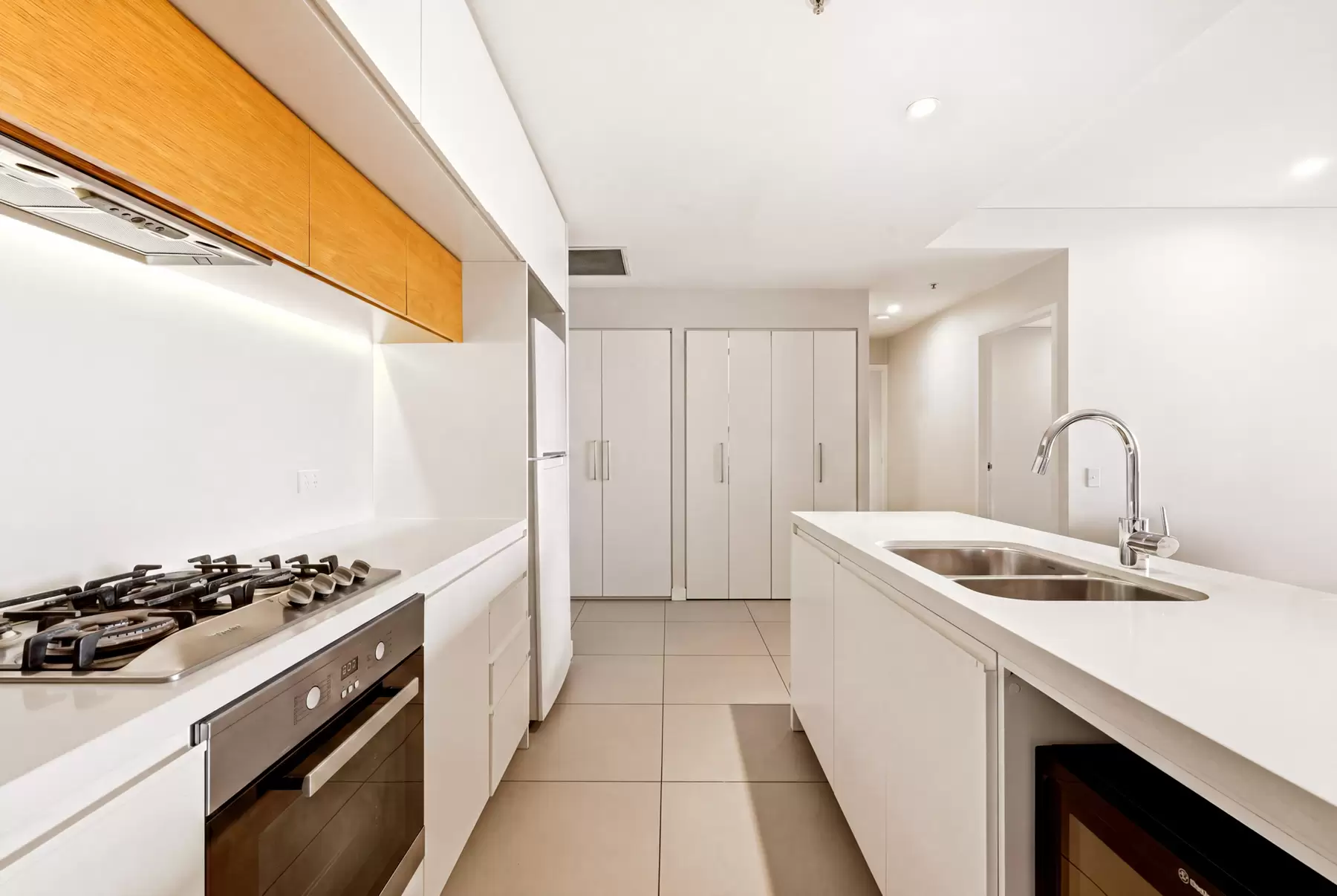 20611/37D Harbour Road, Hamilton For Sale by Aurora Property - image 5