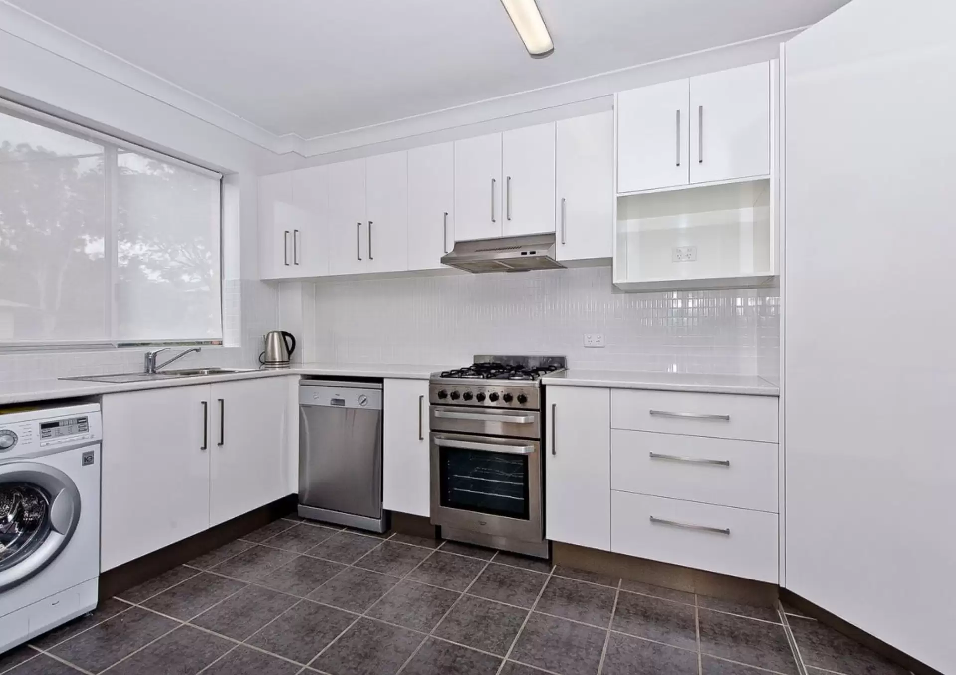 3/36 Fifth Avenue, Kedron Sold by Aurora Property - image 1