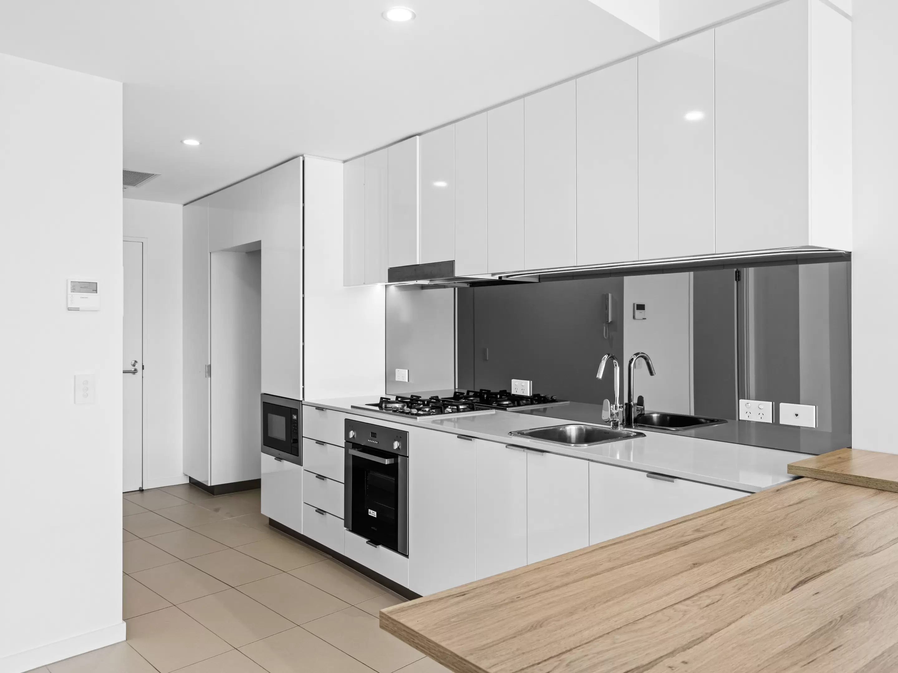 10703/88 Doggett Street, Newstead Sold by Aurora Property - image 5