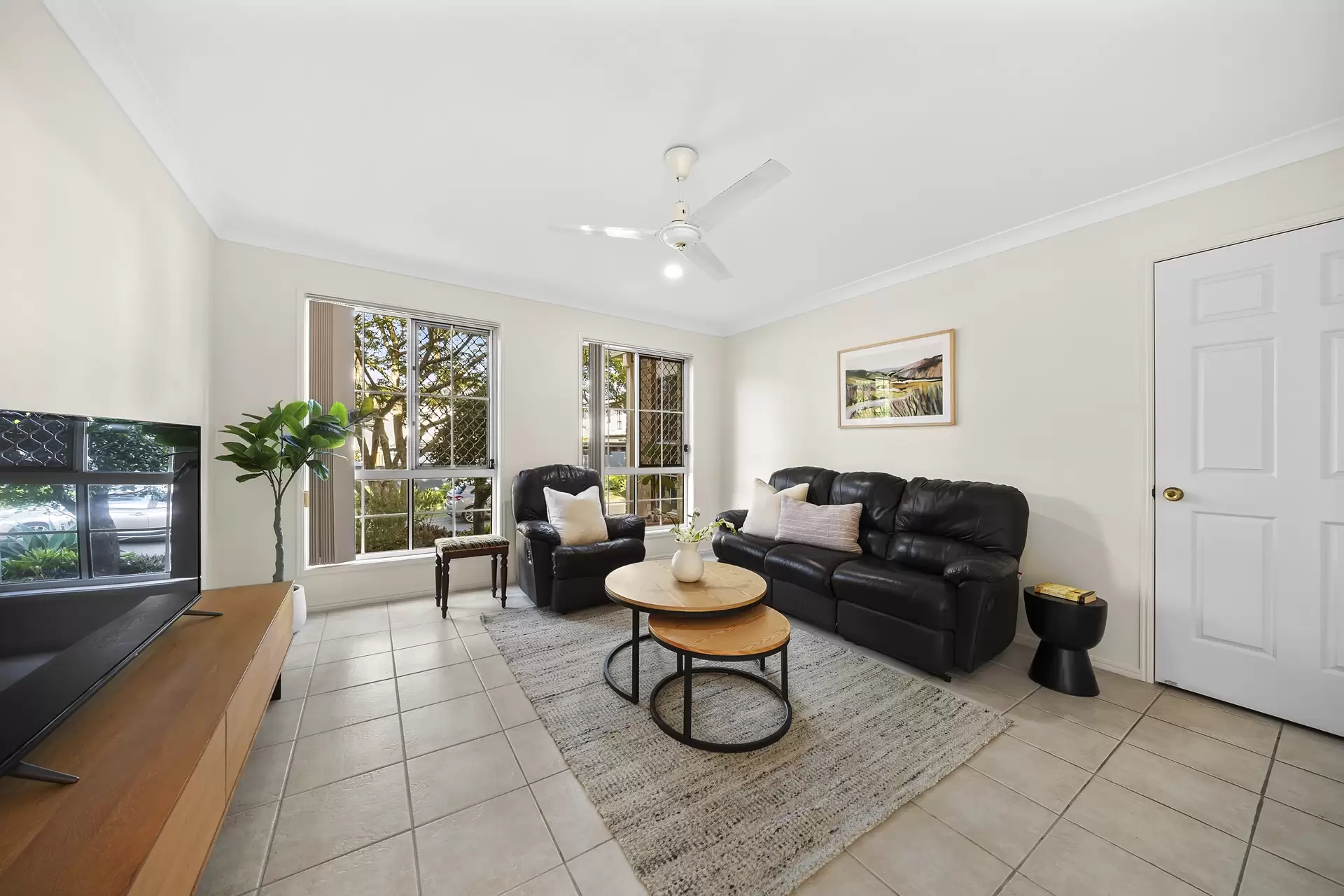 1 Nelson Place, Newmarket Sold by Aurora Property - image 1