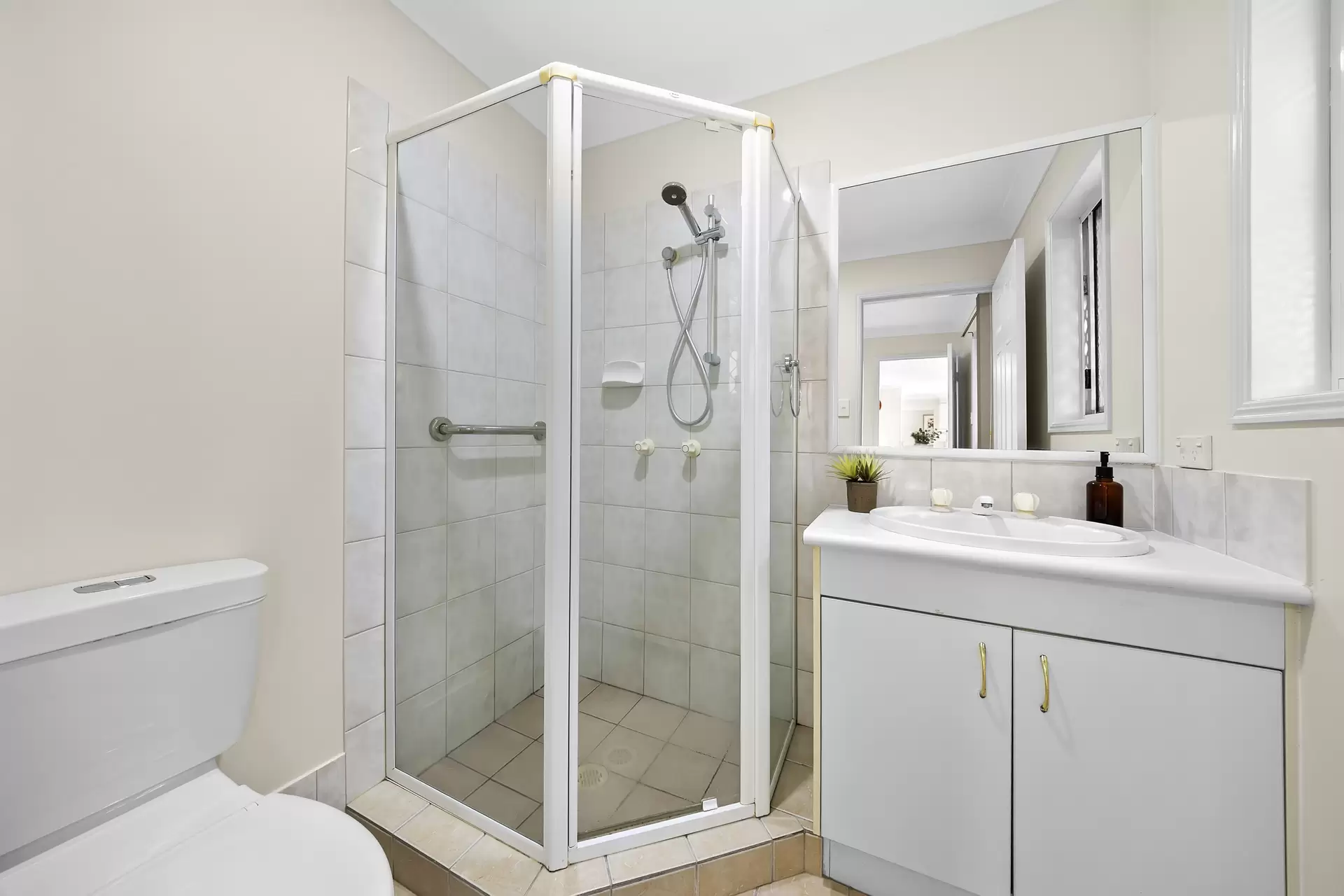 1 Nelson Place, Newmarket Sold by Aurora Property - image 1