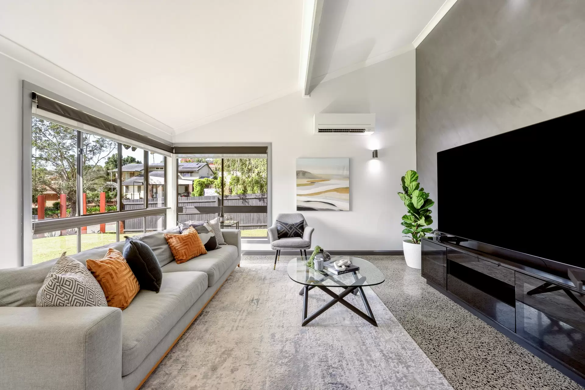 71 Wisteria Crescent, Mount Gravatt East Sold by Aurora Property - image 1