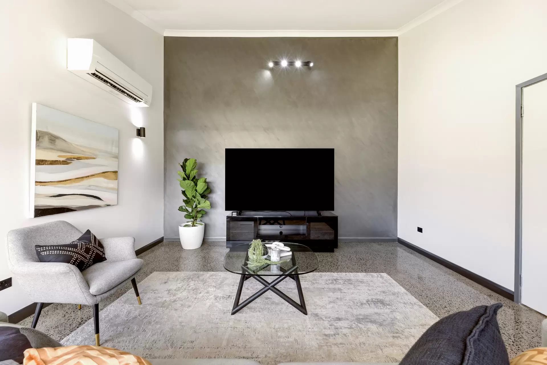 71 Wisteria Crescent, Mount Gravatt East Sold by Aurora Property - image 1