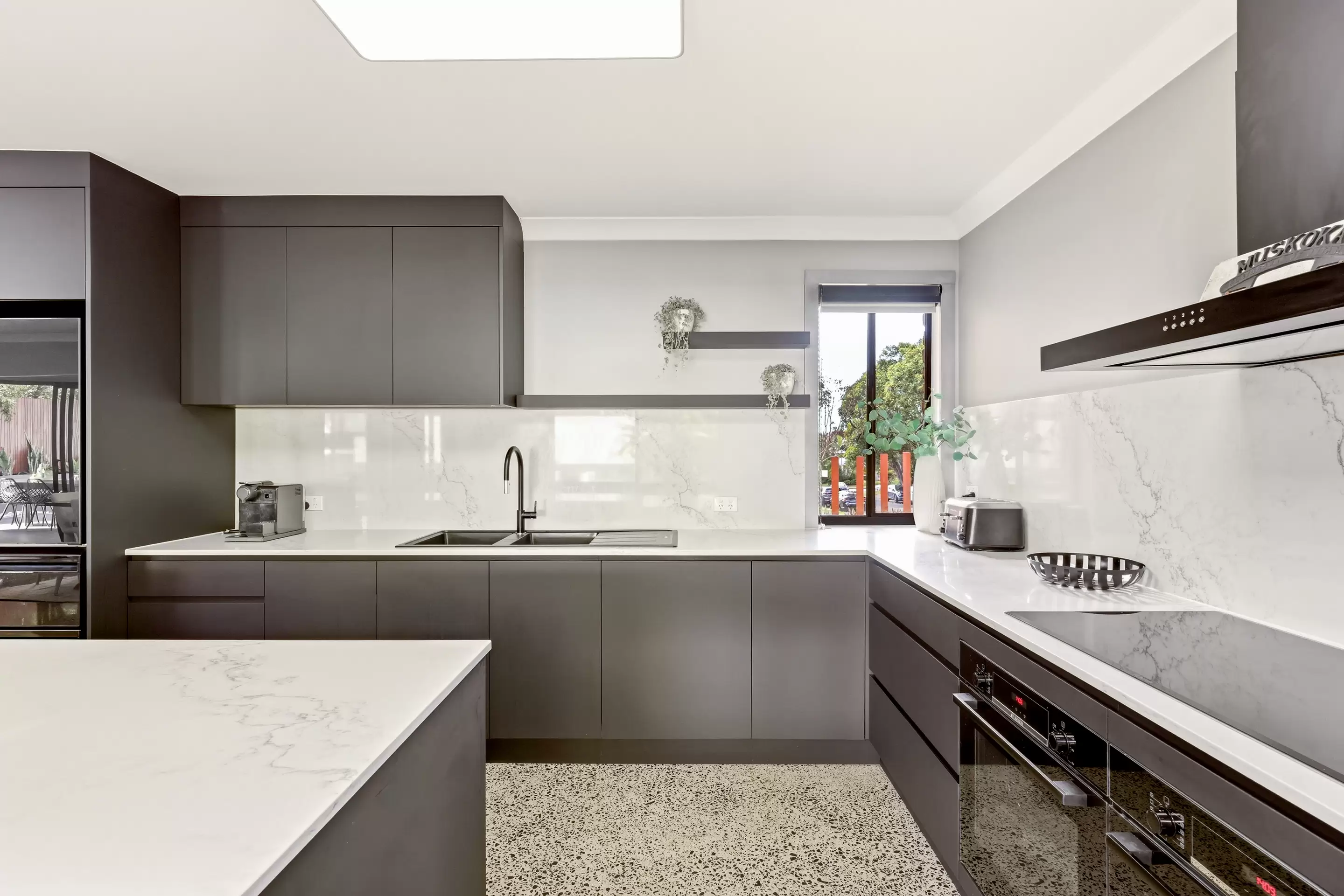 71 Wisteria Crescent, Mount Gravatt East Sold by Aurora Property - image 2