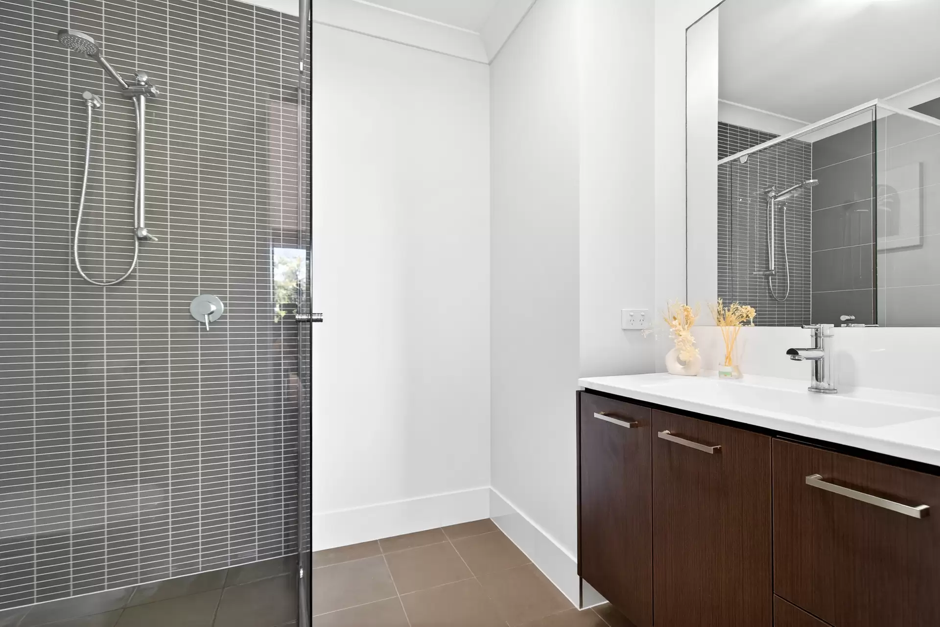 41/18 Whitley Street, Mount Gravatt East Sold by Aurora Property - image 1