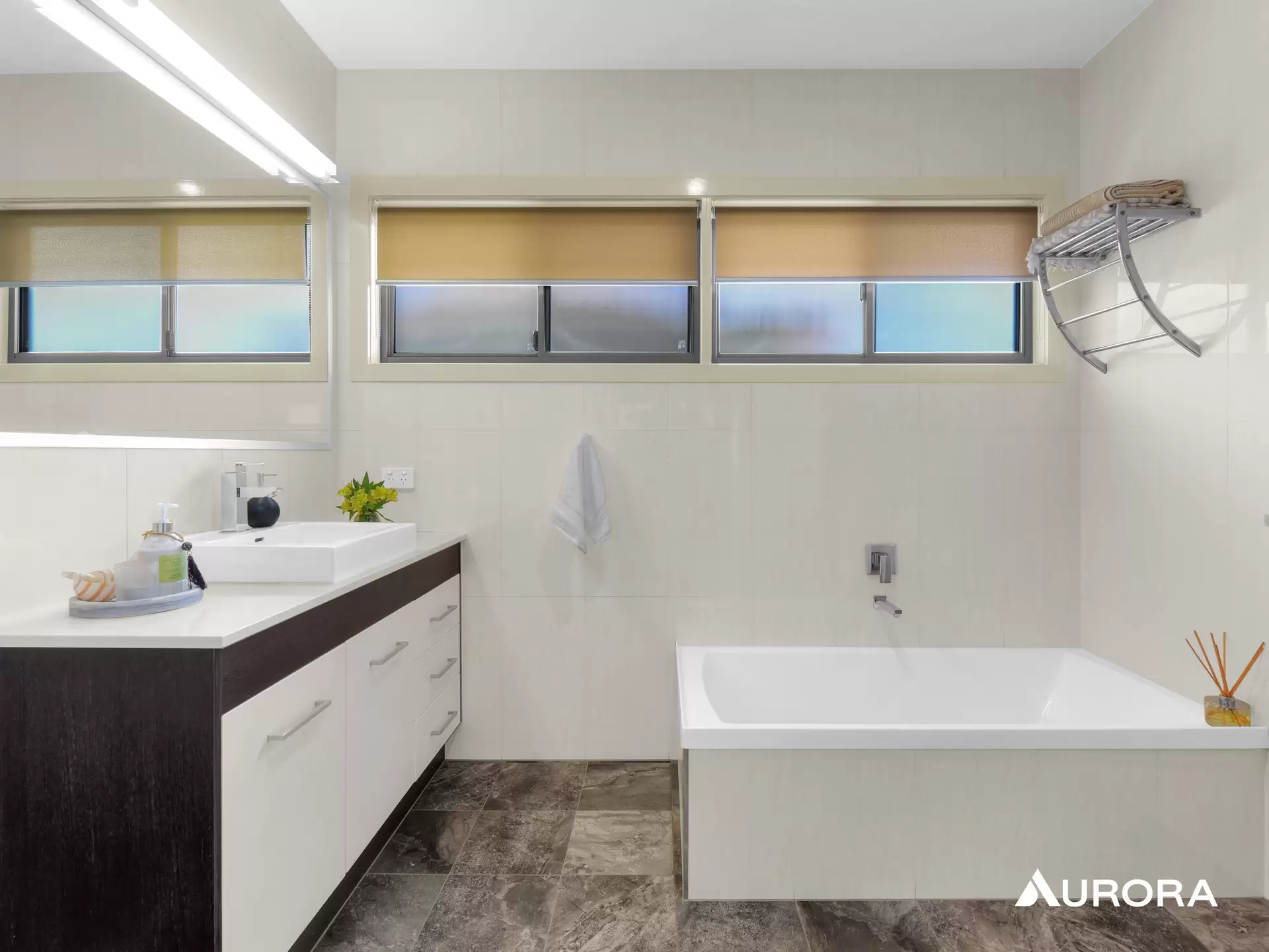 21 Raceview Avenue, Hendra Leased by Aurora Property - image 1