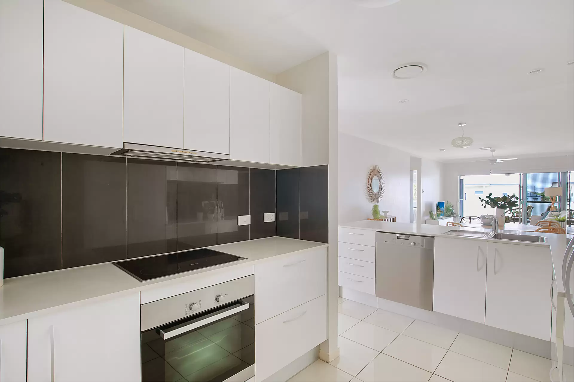 4/47 Kates Street, Morningside Sold by Aurora Property - image 1