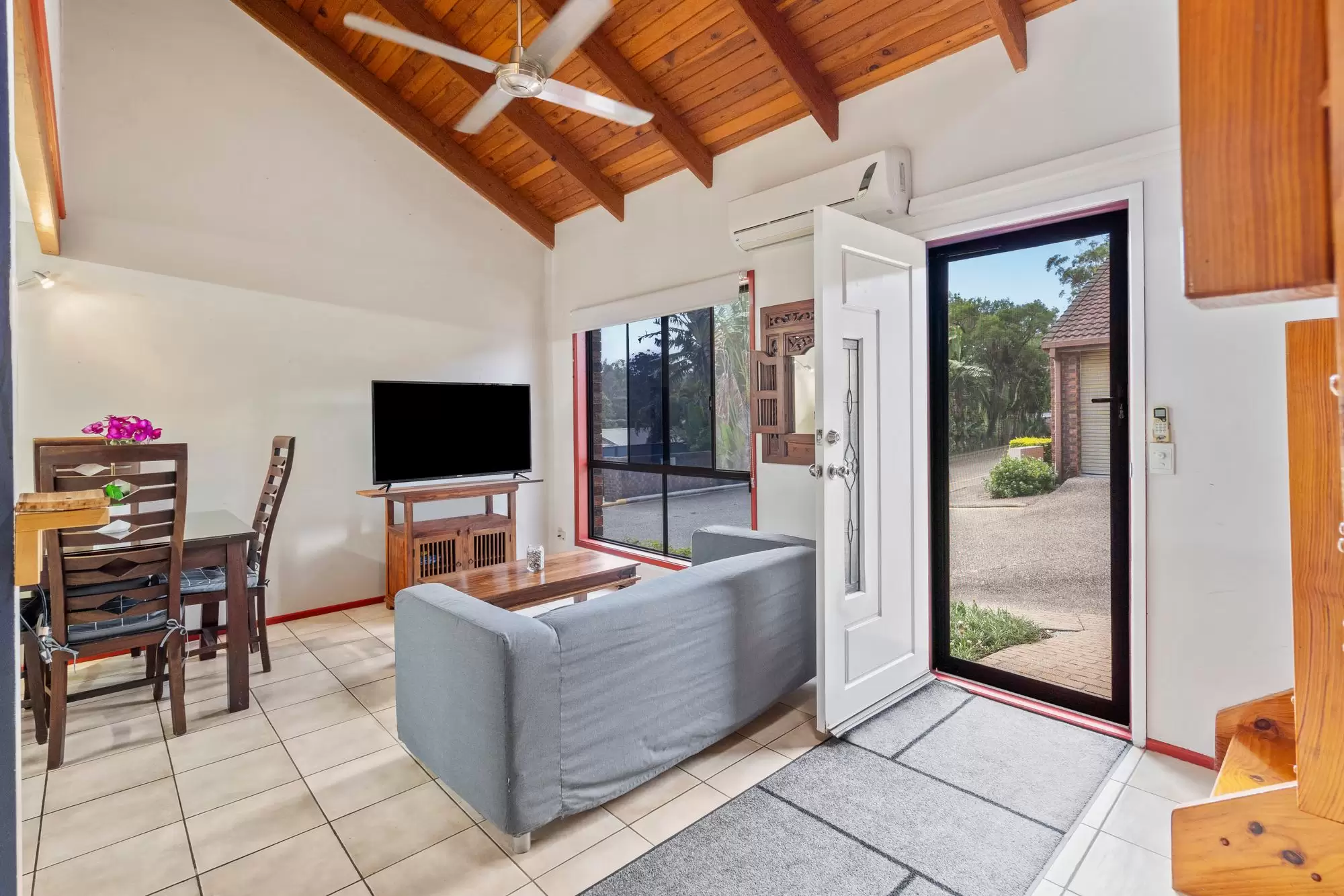 45/93-95 Barbaralla Drive, Springwood Sold by Aurora Property - image 2