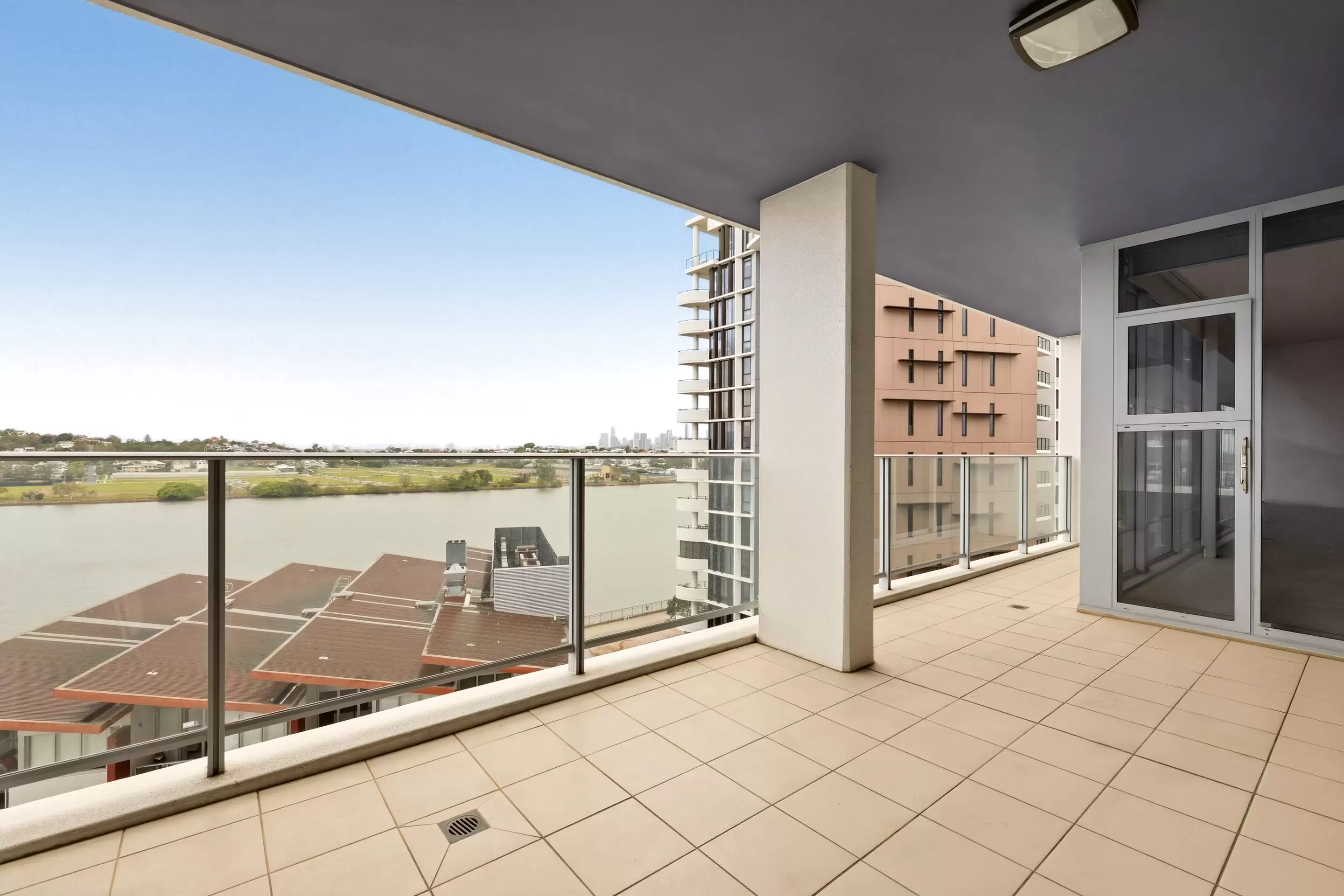 4106/37C Harbour Road, Hamilton Sold by Aurora Property - image 3