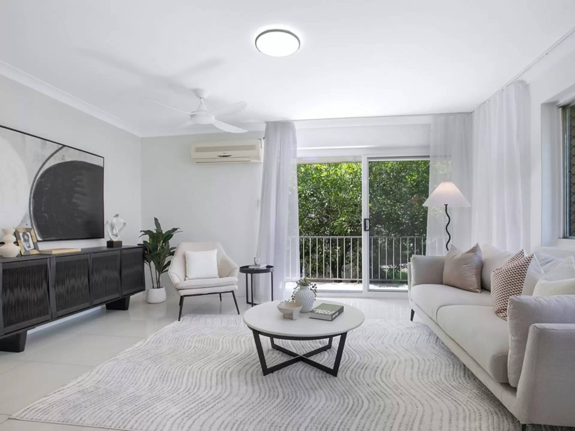 4/16 Kitchener Street, Coorparoo Sold by Aurora Property - image 1