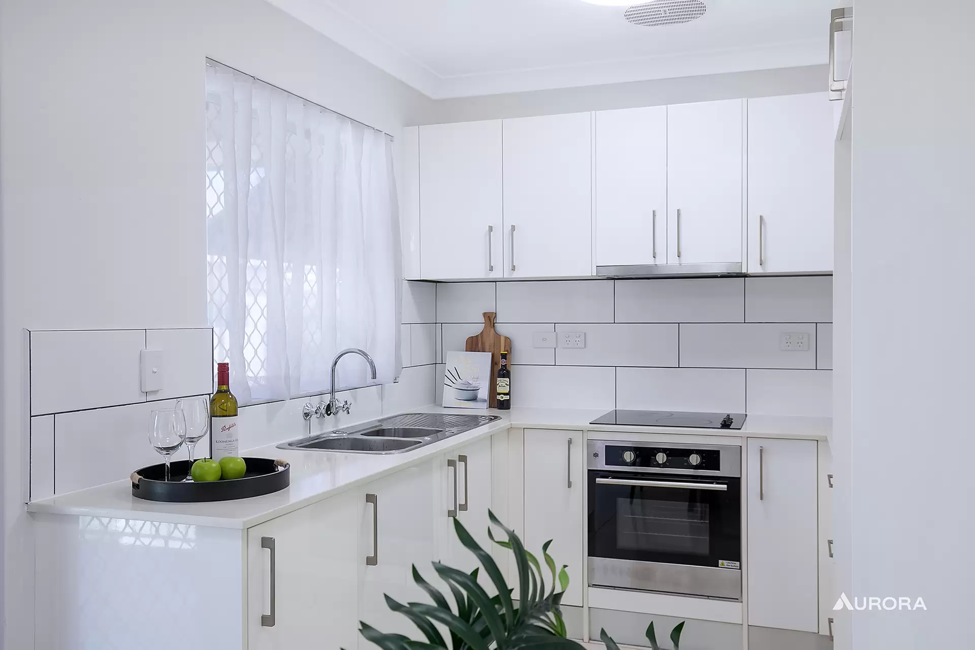 4/16 Kitchener Street, Coorparoo Sold by Aurora Property - image 1