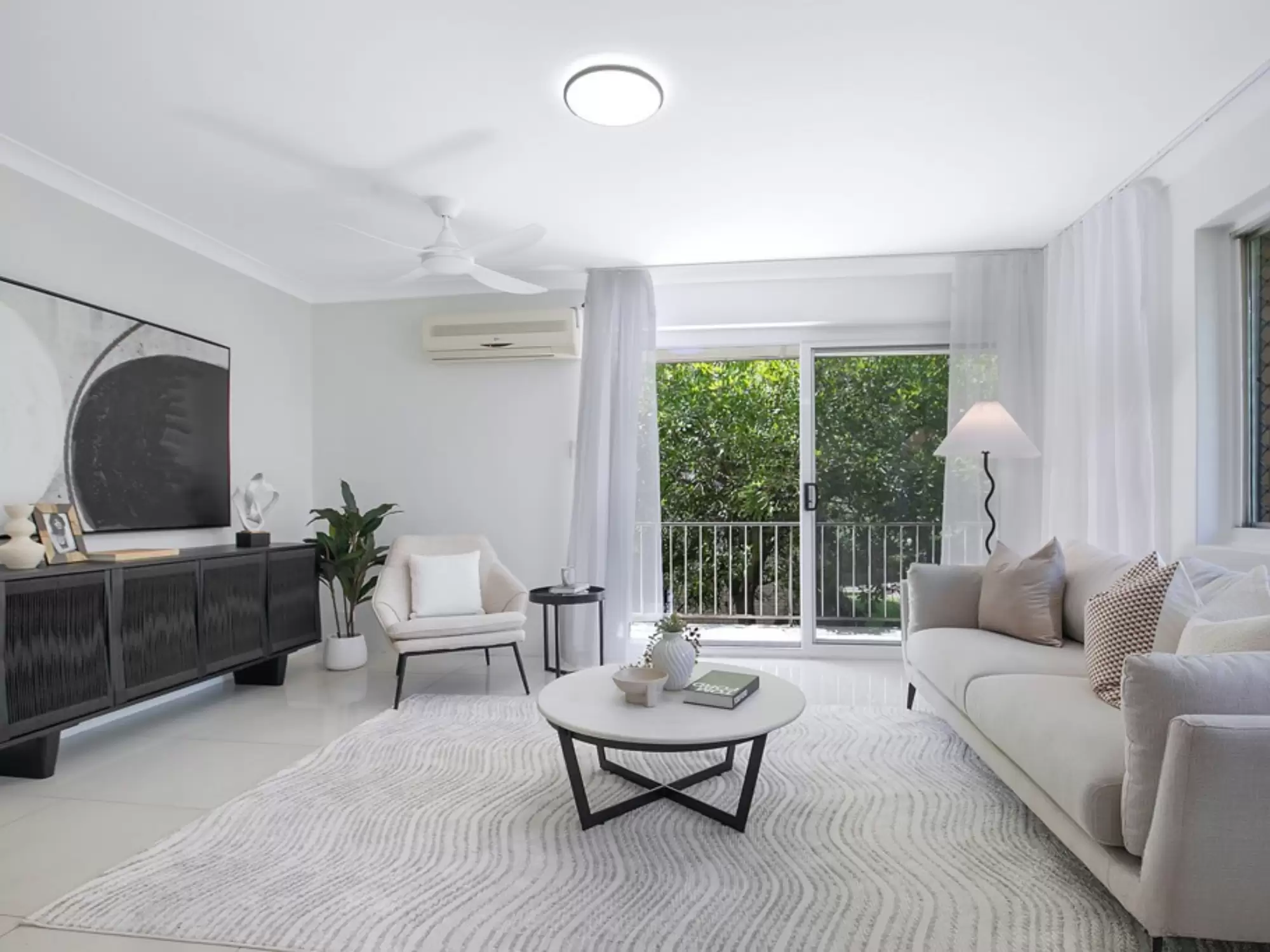 4/16 Kitchener Street, Coorparoo Sold by Aurora Property - image 1