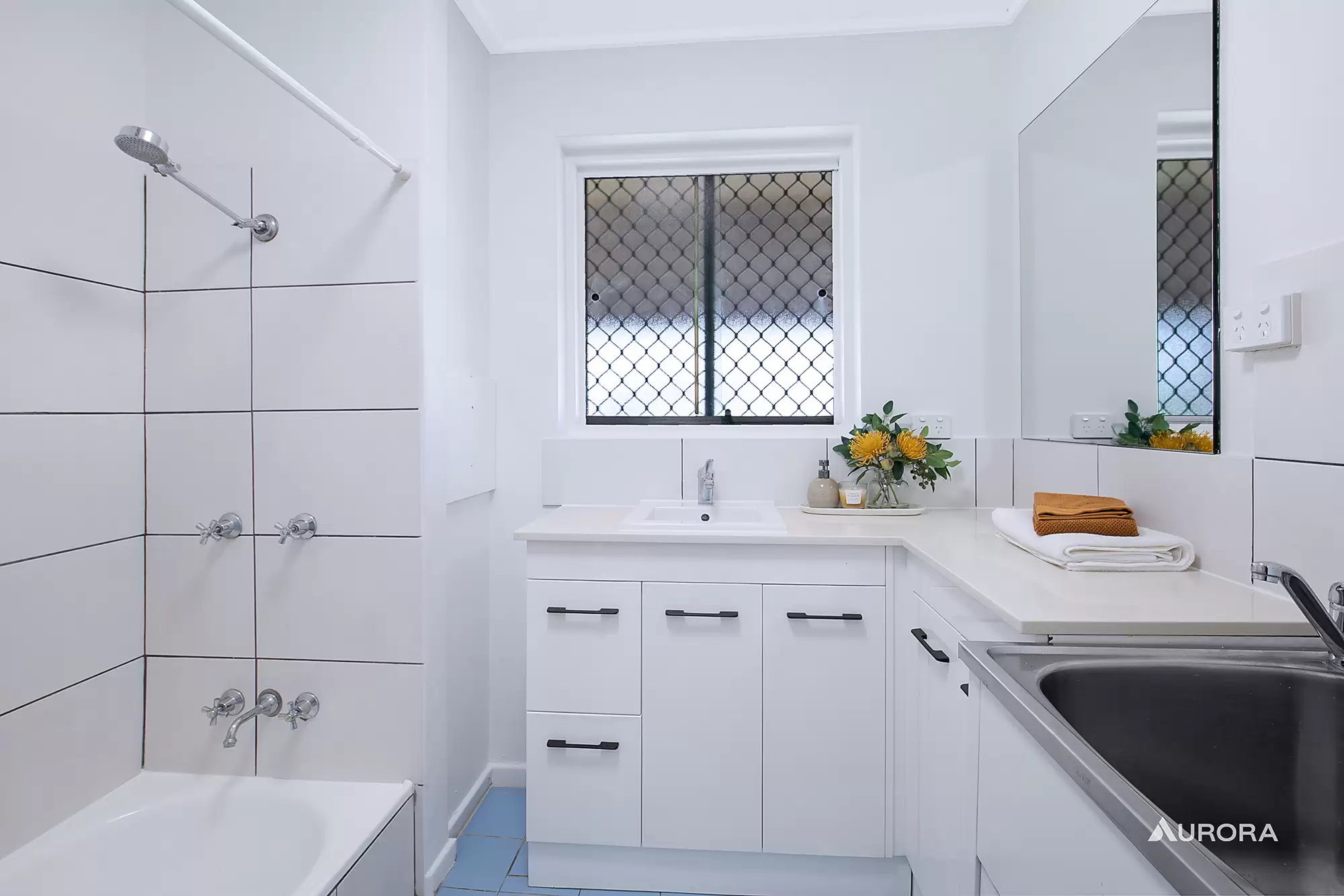 4/16 Kitchener Street, Coorparoo Sold by Aurora Property - image 4
