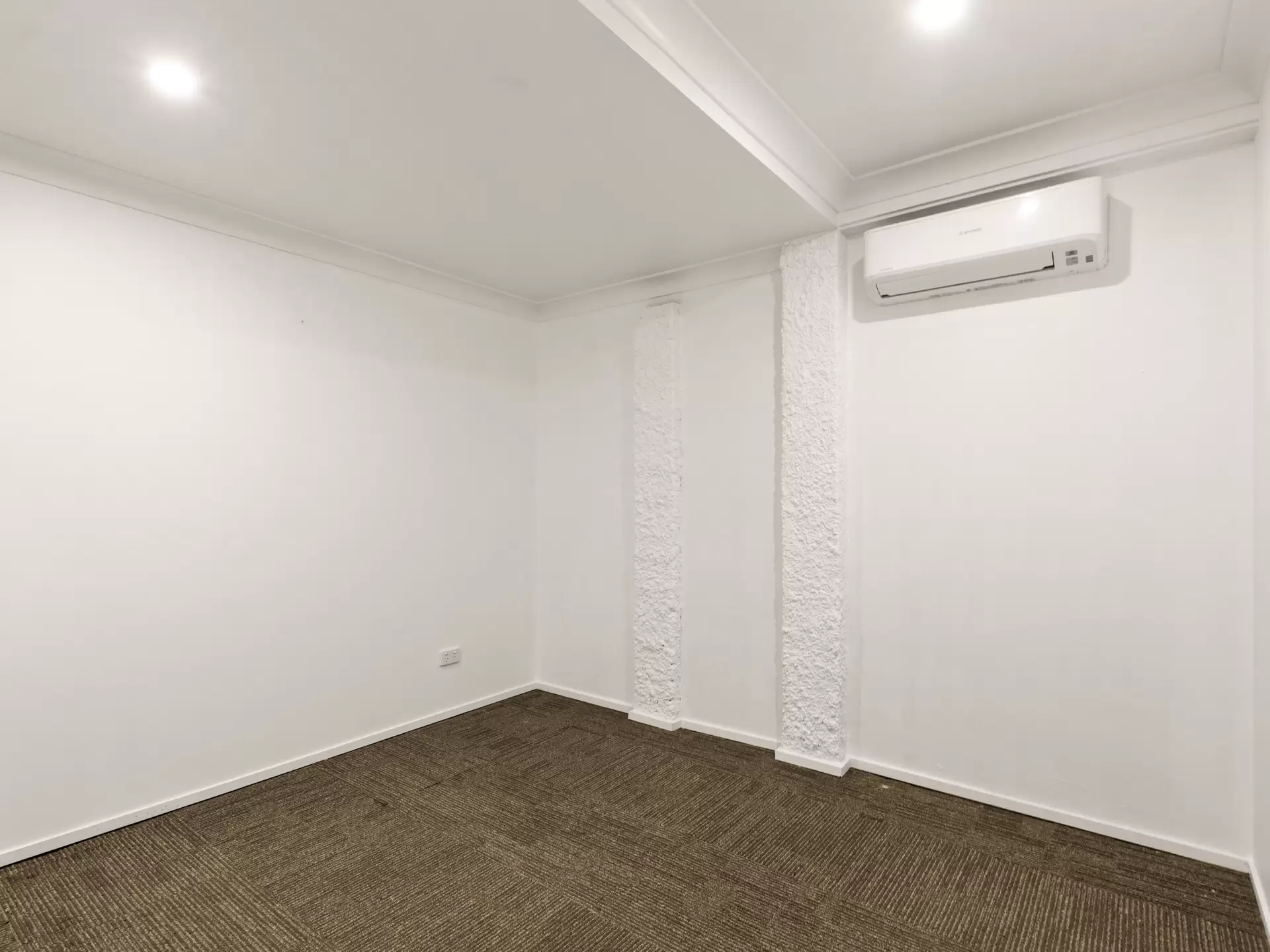 59 Hill End Terrace, West End Sold by Aurora Property - image 1