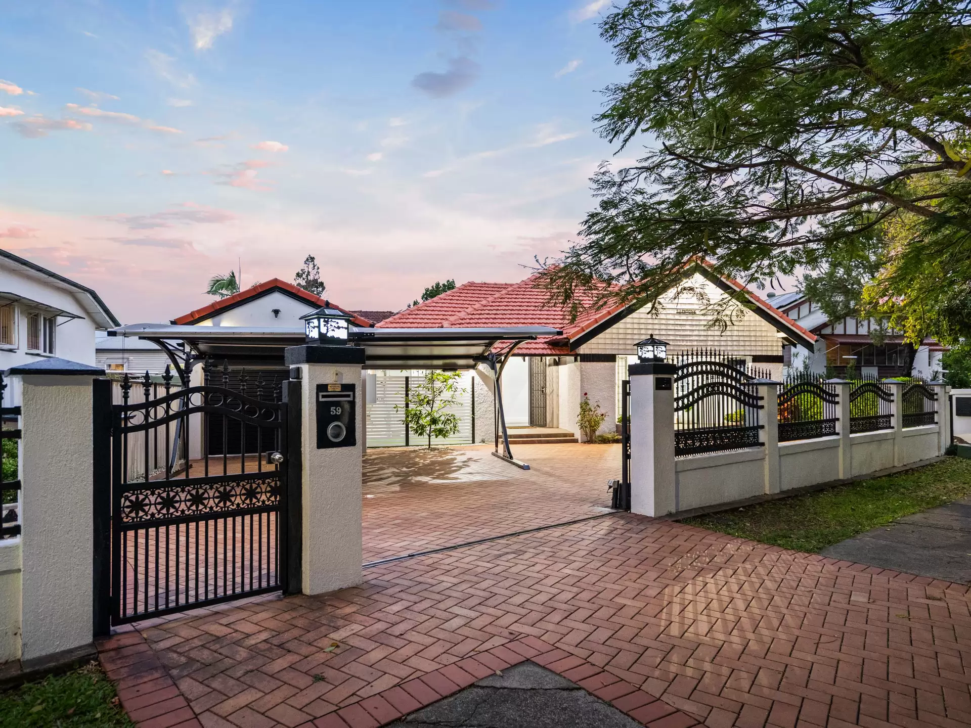 59 Hill End Terrace, West End Sold by Aurora Property - image 1
