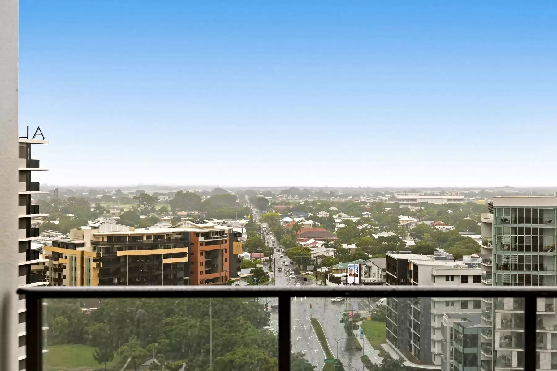 11409/7 Wharf Street, Hamilton Sold by Aurora Property - image 2