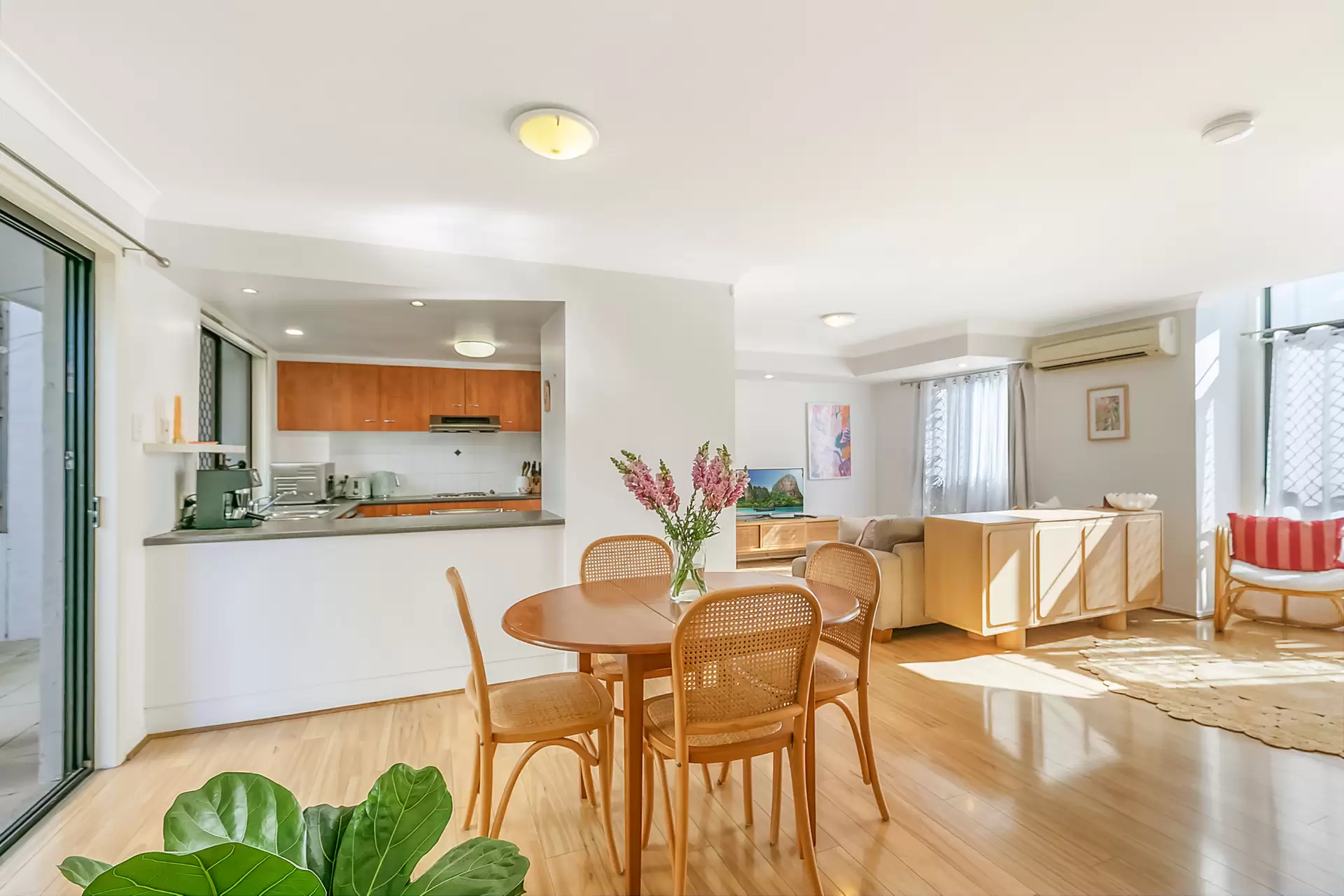 2/55 Jones Road, Carina Heights Sold by Aurora Property - image 1