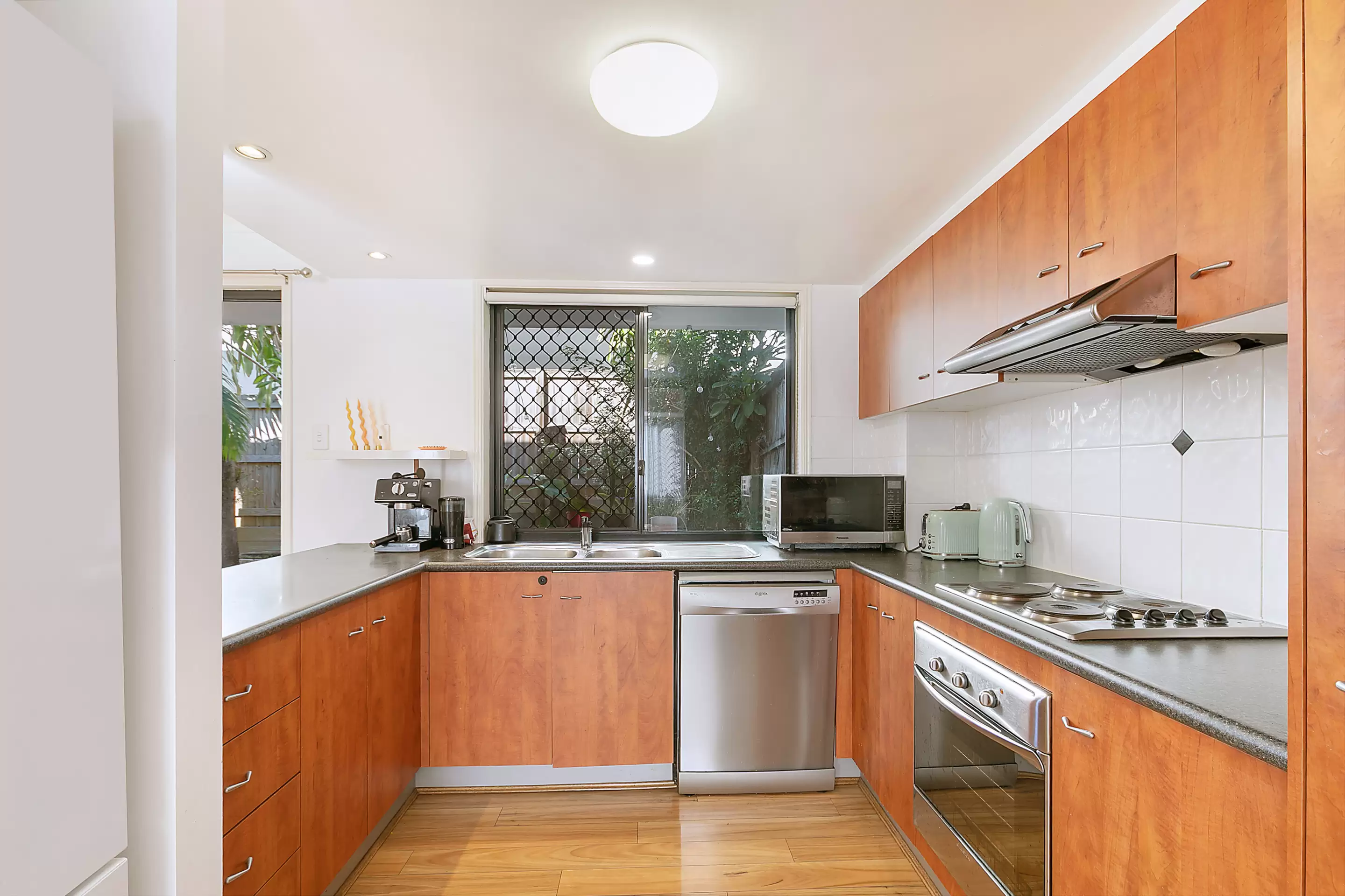 2/55 Jones Road, Carina Heights Sold by Aurora Property - image 4