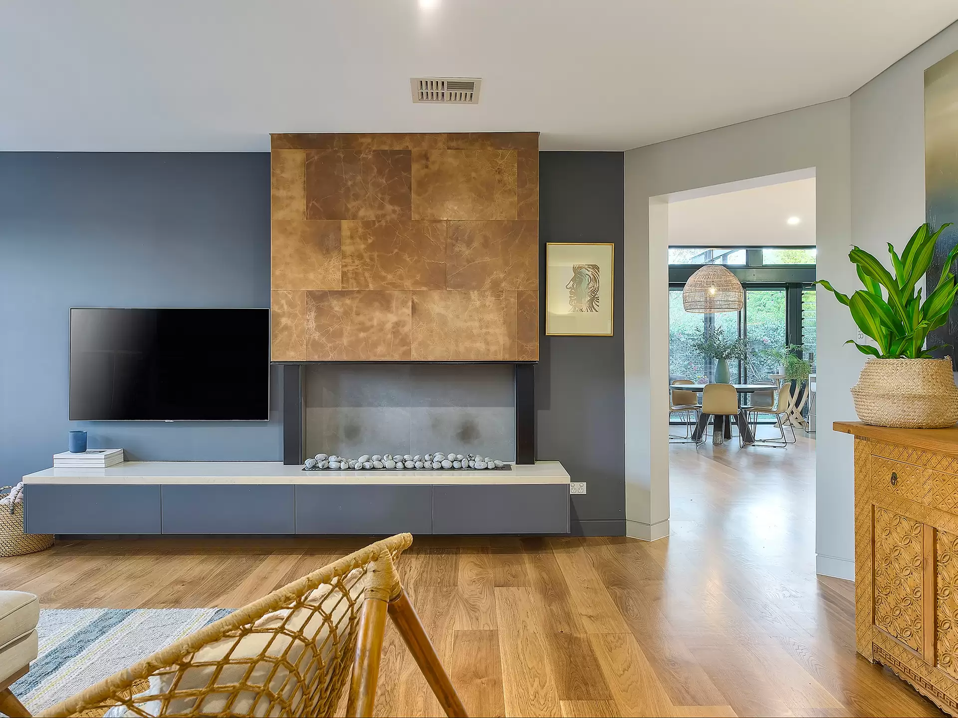 9 Laurence Street, Newmarket Sold by Aurora Property - image 1