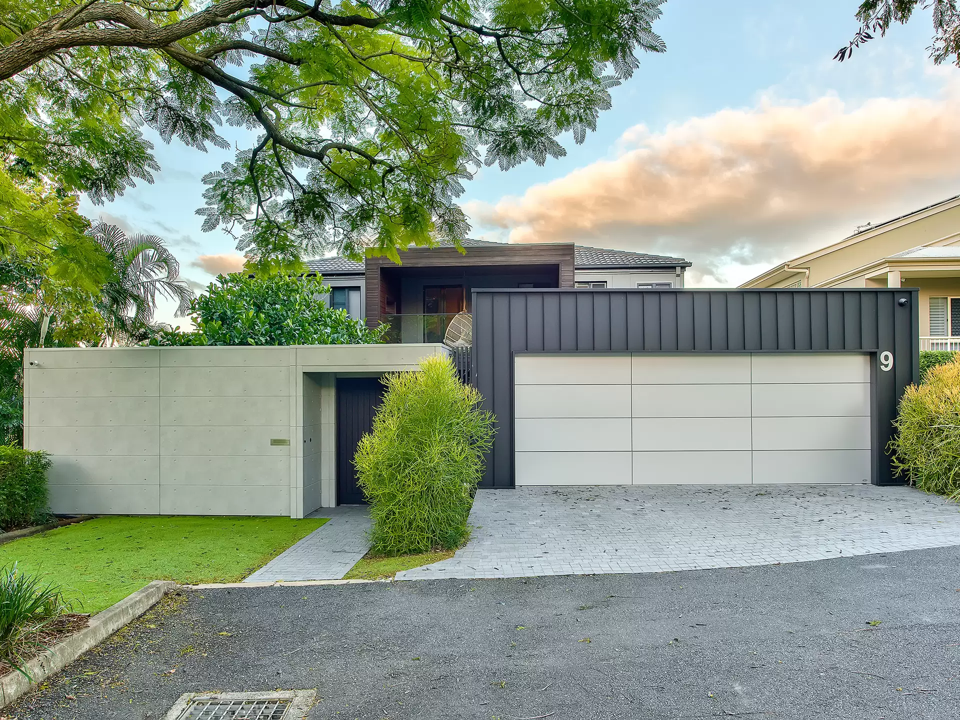 9 Laurence Street, Newmarket Sold by Aurora Property - image 1