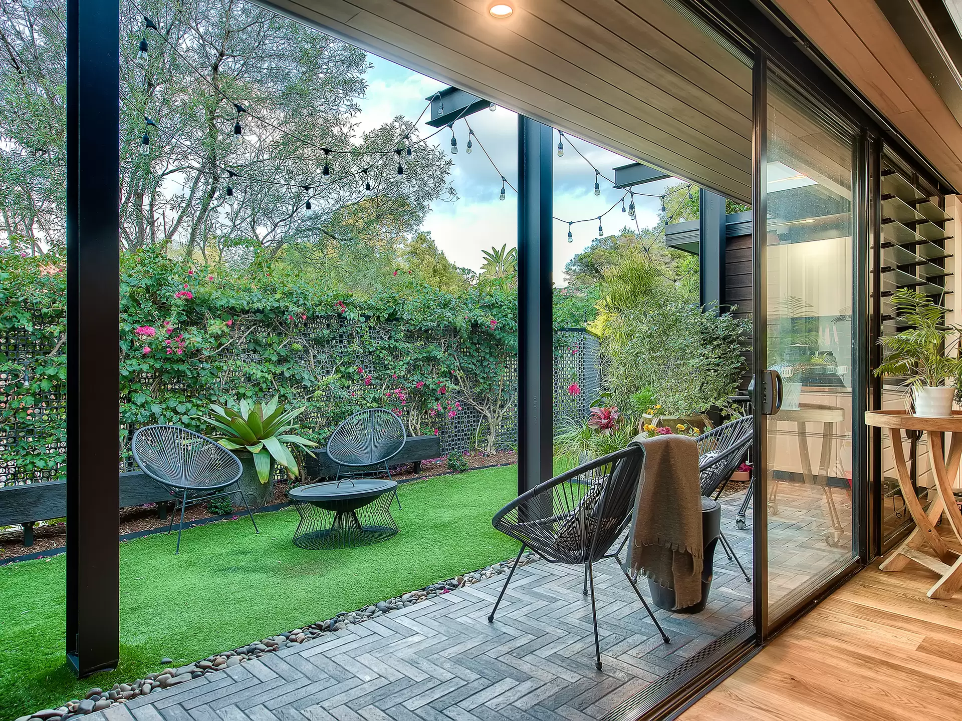 9 Laurence Street, Newmarket Sold by Aurora Property - image 1