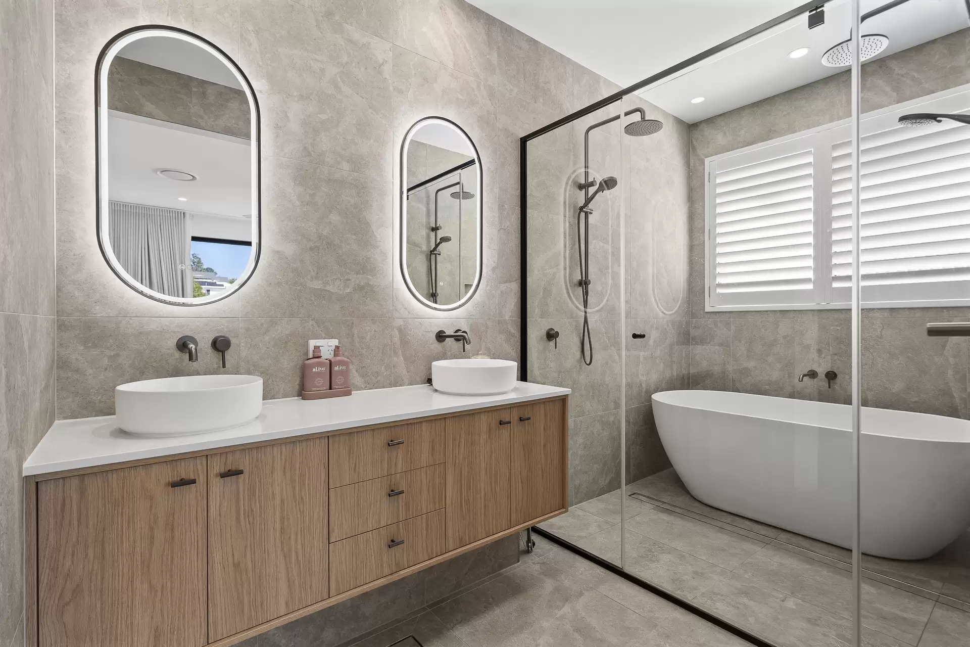 119 Windmill Street, Tarragindi For Sale by Aurora Property - image 1