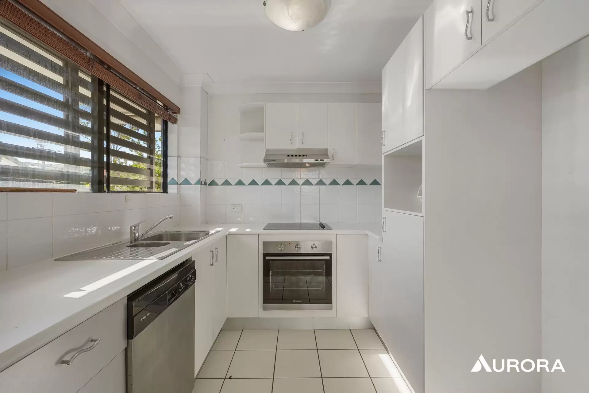 6/43 Rialto Street, Coorparoo Leased by Aurora Property - image 1