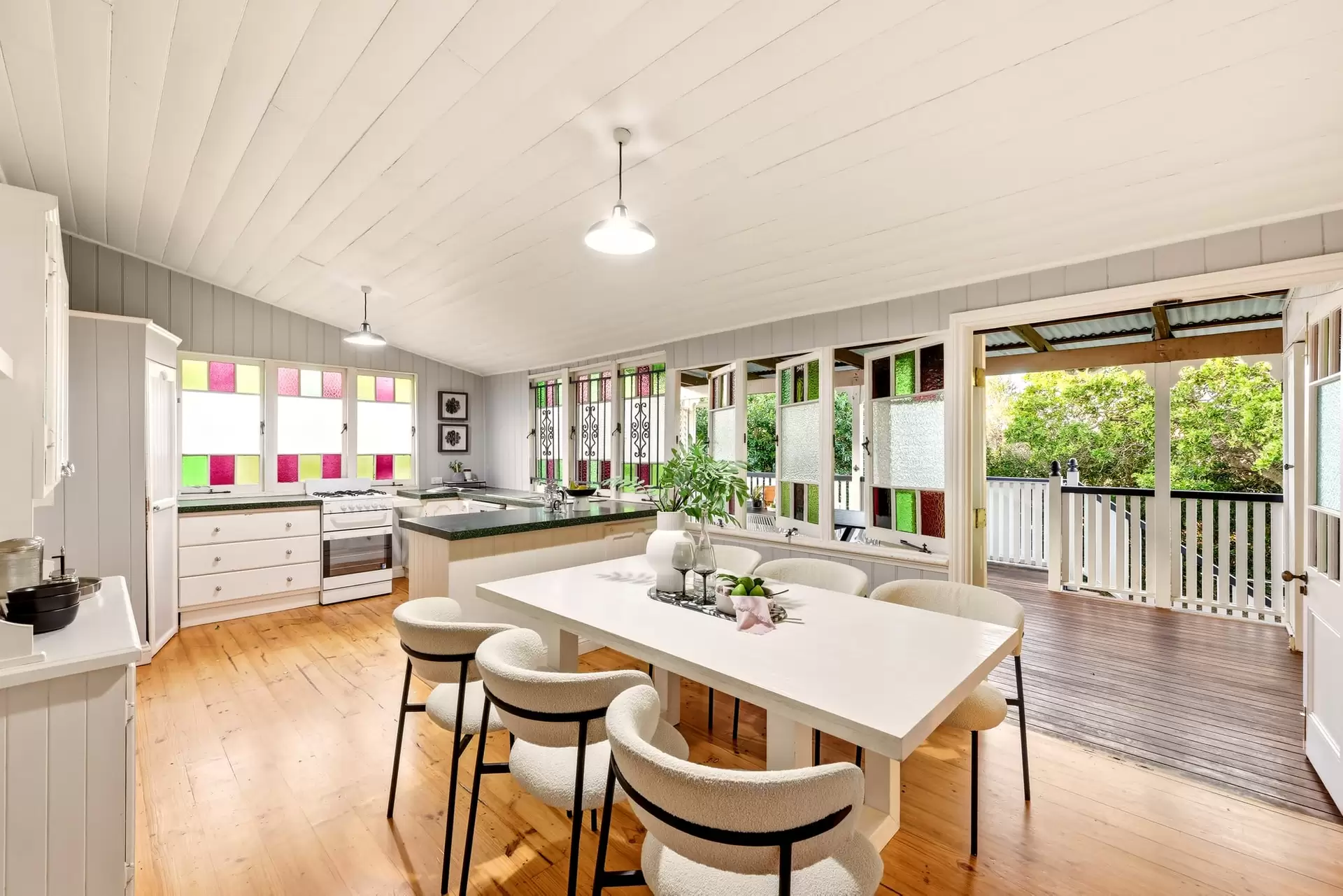 28 Shakespeare Street, Coorparoo Sold by Aurora Property - image 1