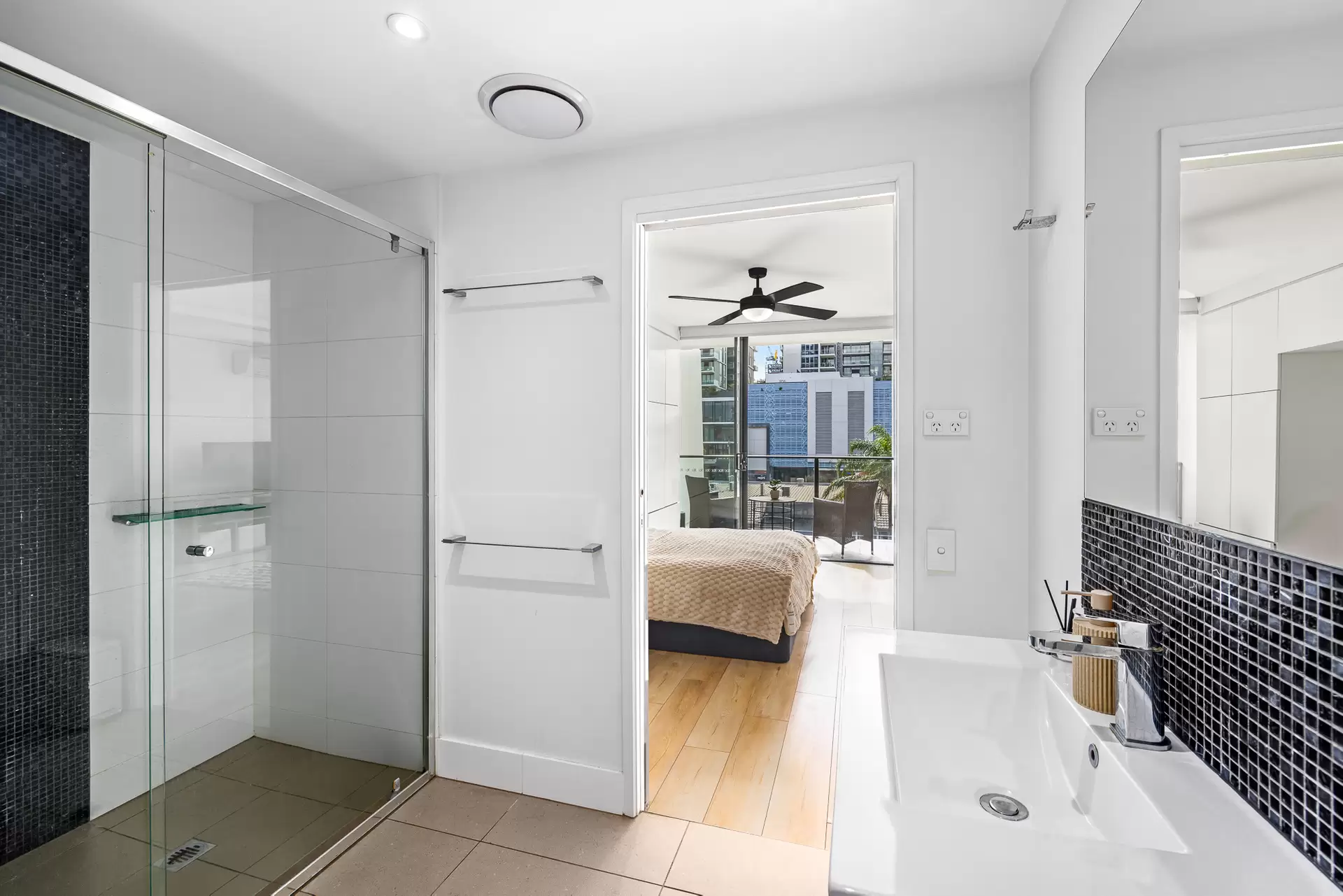 403/21 Nile Street, Woolloongabba Sold by Aurora Property - image 1