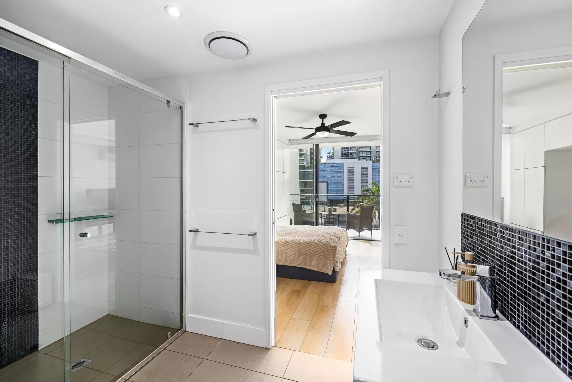 403/21 Nile Street, Woolloongabba Sold by Aurora Property - image 6