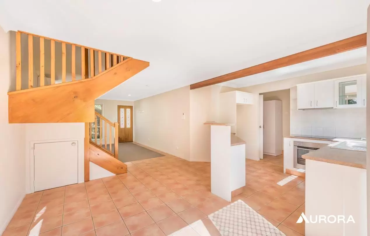 4/32 Iris Street, Holland Park West Leased by Aurora Property - image 4