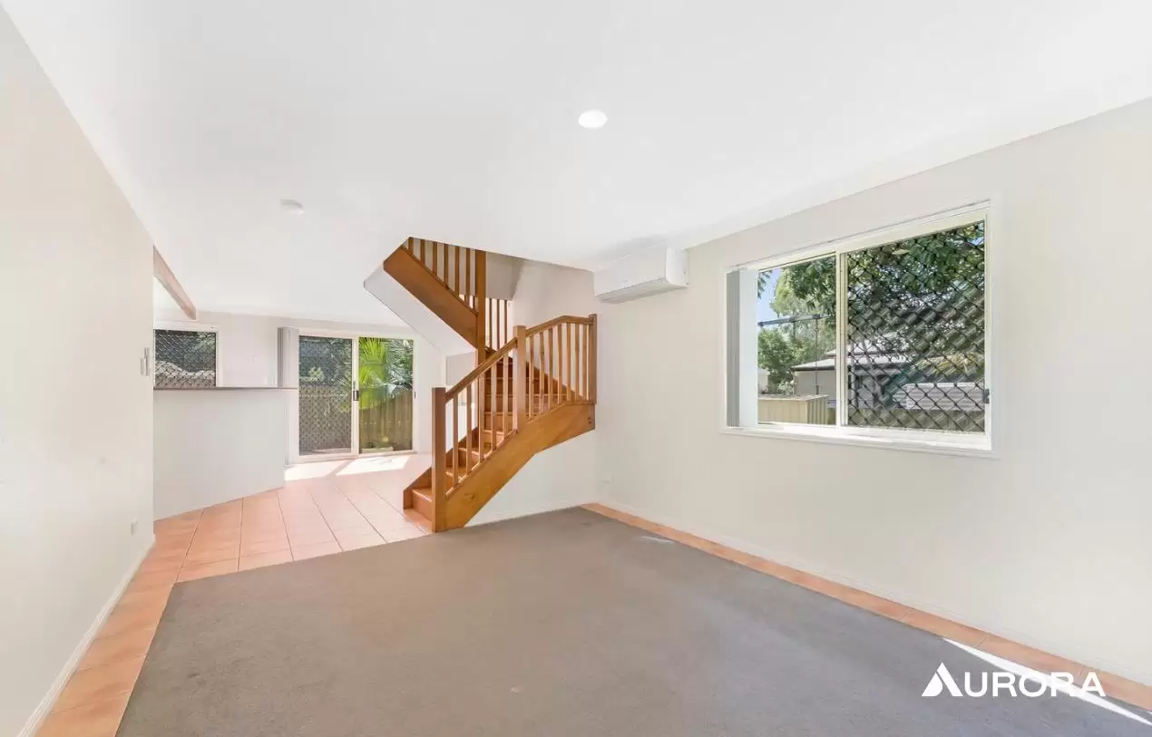 4/32 Iris Street, Holland Park West Leased by Aurora Property - image 2
