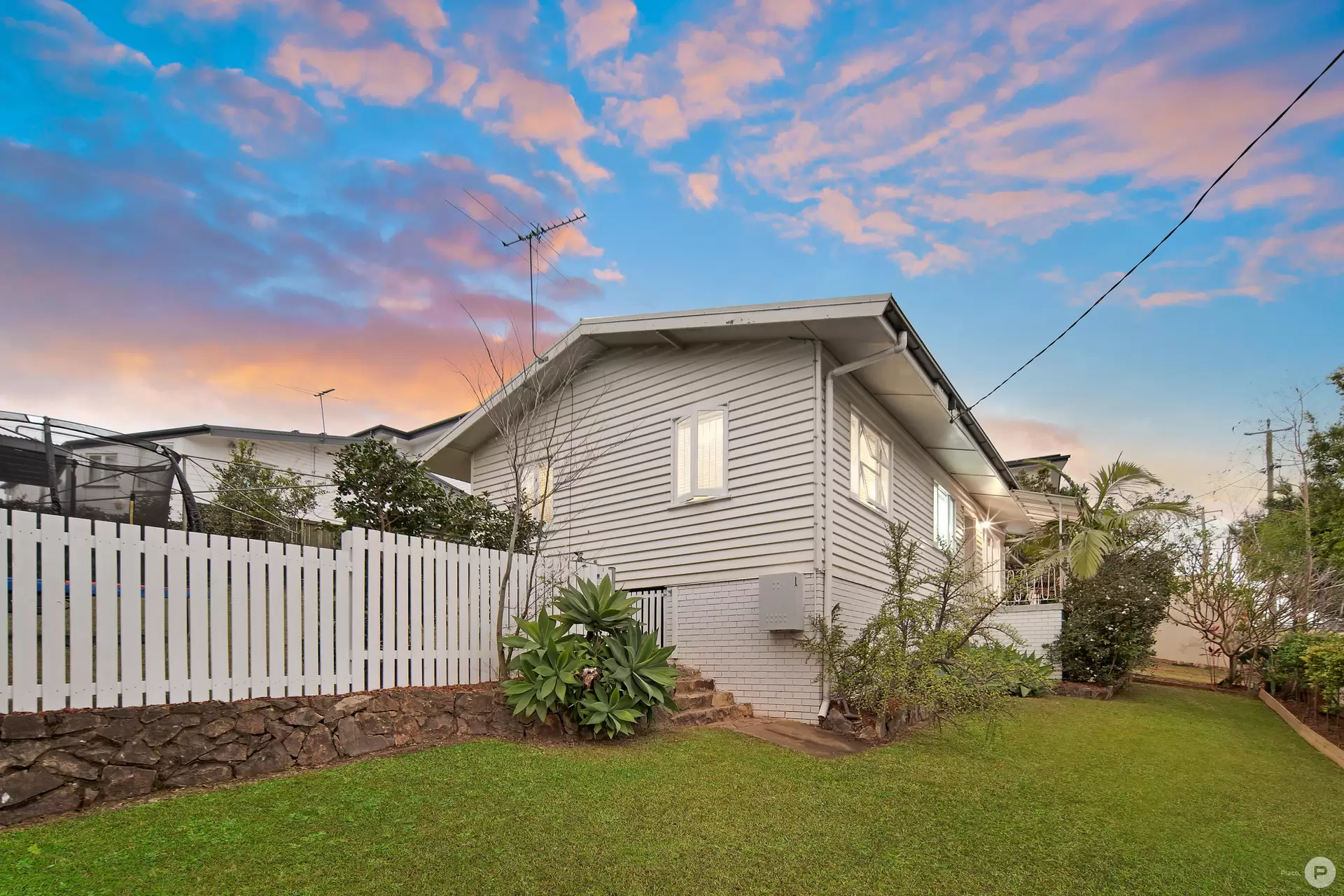 27 Wilgarning Street, Stafford Heights Sold by Aurora Property - image 1