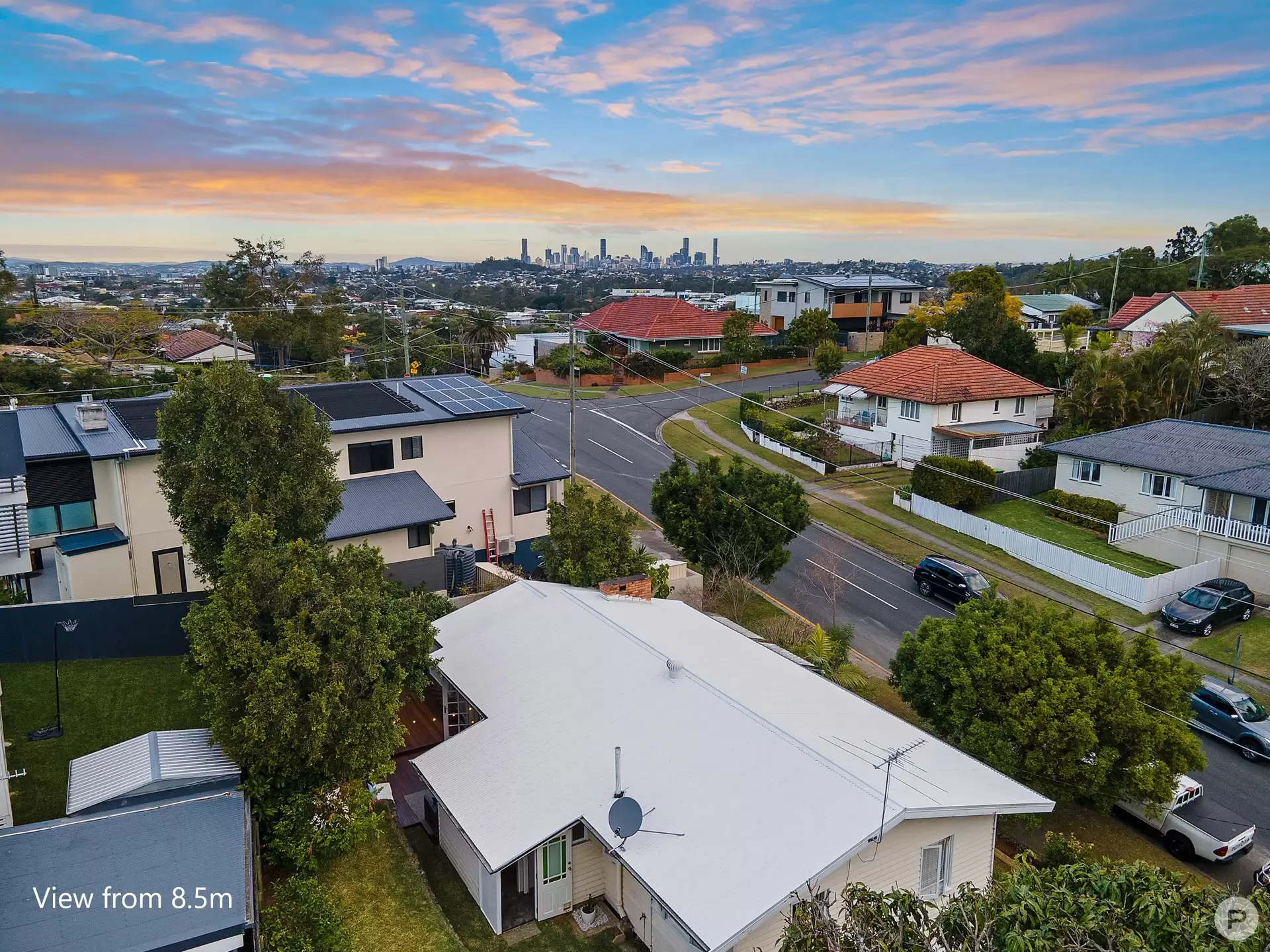 27 Wilgarning Street, Stafford Heights Sold by Aurora Property - image 1