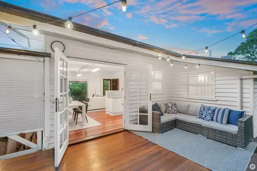 27 Wilgarning Street, Stafford Heights Sold by Aurora Property