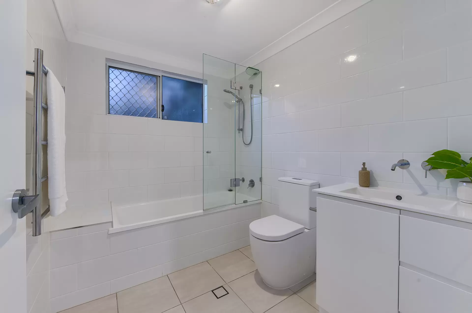 27 Cramond Street, Wilston Sold by Aurora Property - image 1