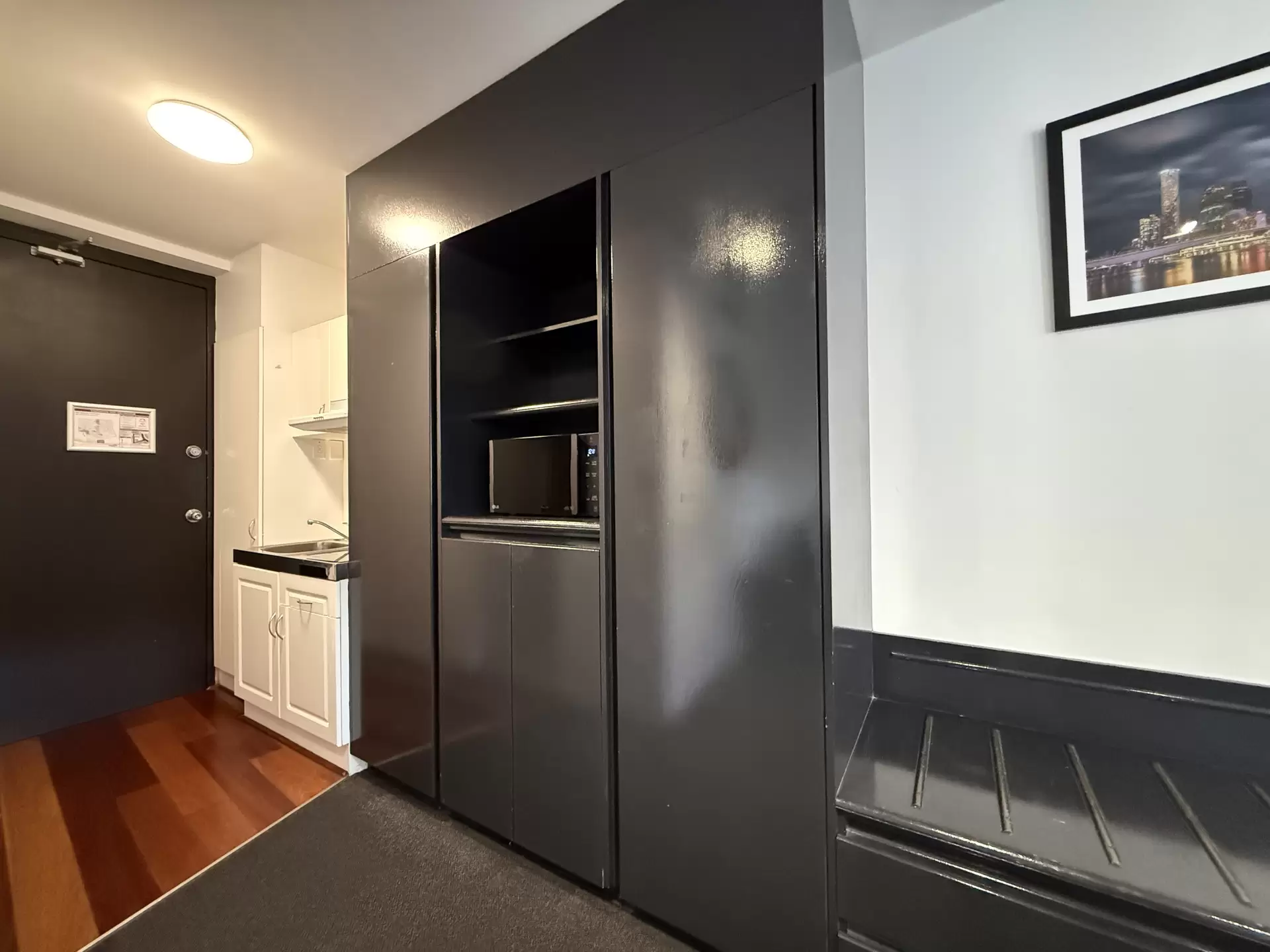 16/189 Leichhardt Street, Spring Hill Leased by Aurora Property - image 1
