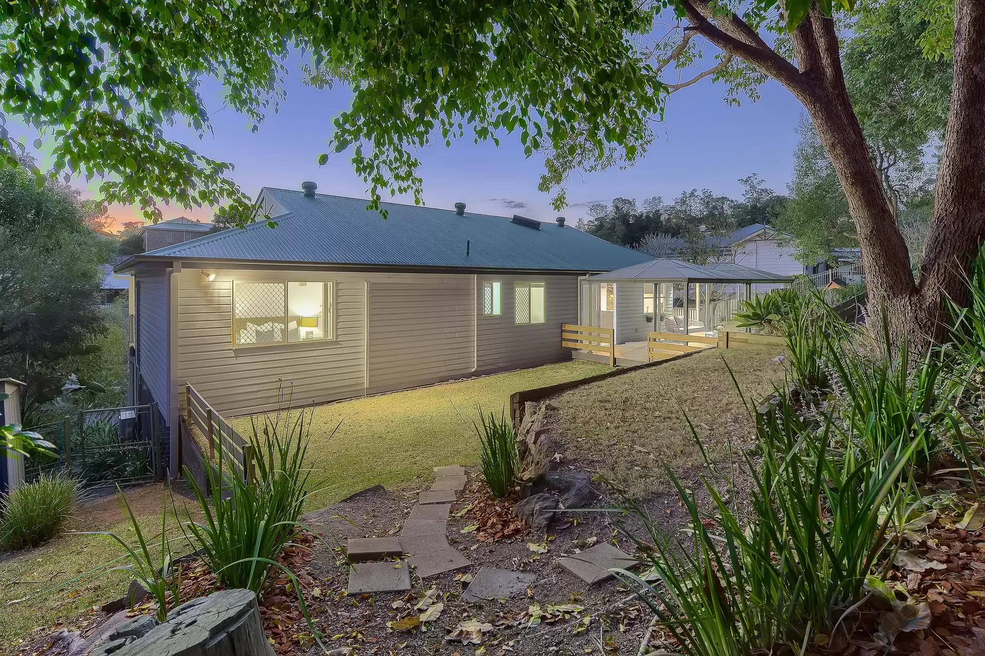 18 Blackwood Drive, Arana Hills Sold by Aurora Property - image 1