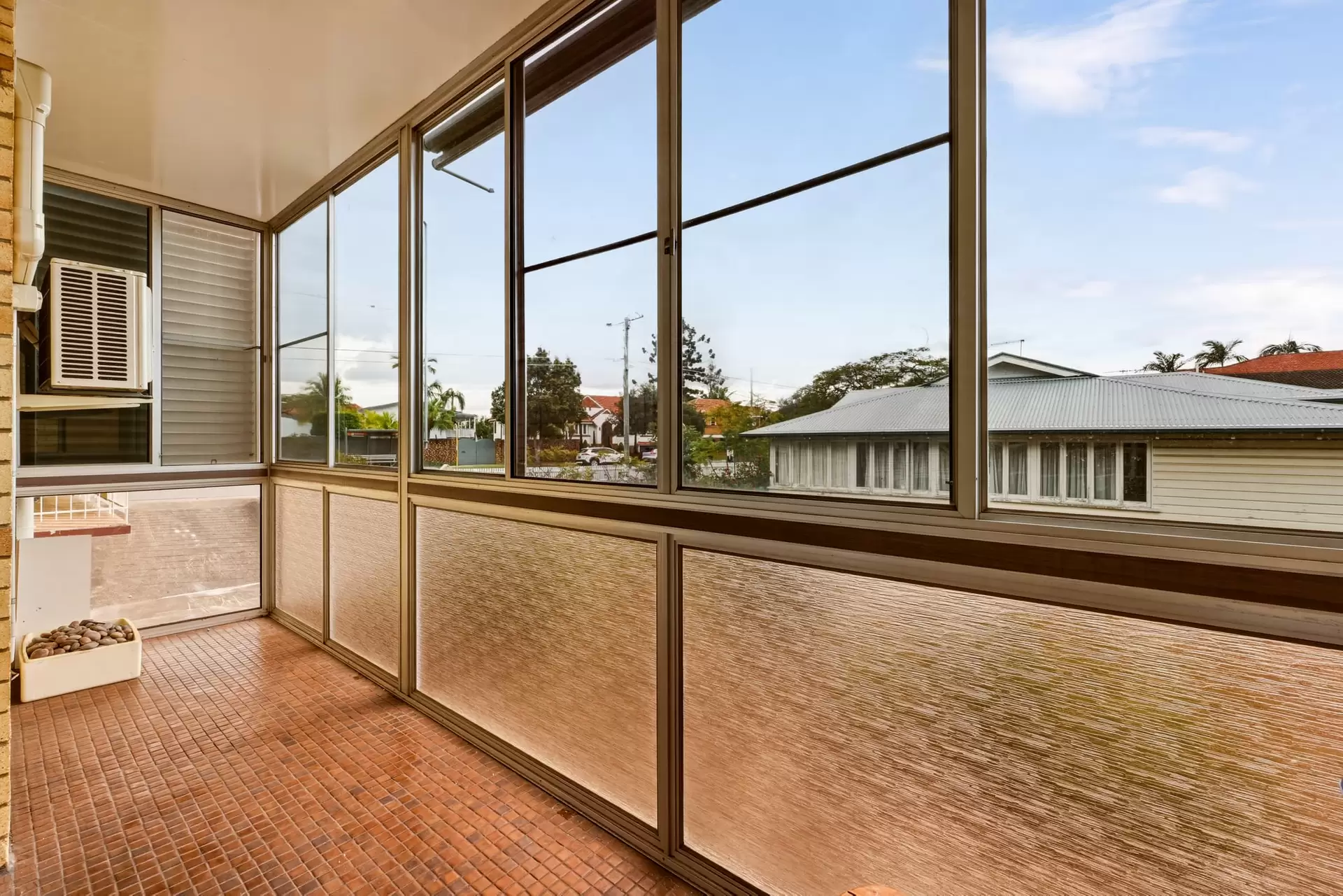 2/296 Cavendish Road, Coorparoo For Sale by Aurora Property - image 1