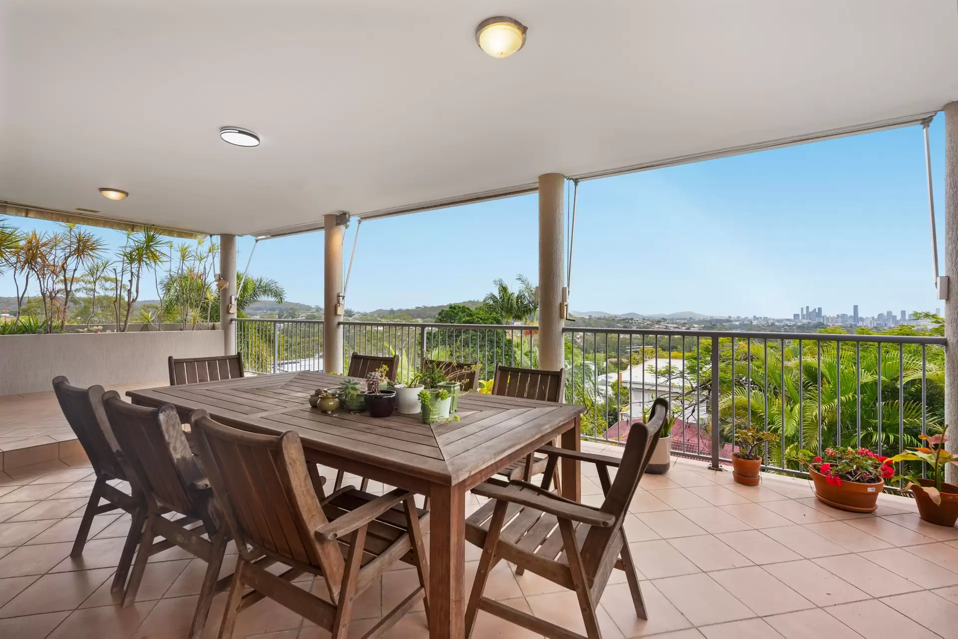 12 Kneale Street, Holland Park West For Sale by Aurora Property - image 1