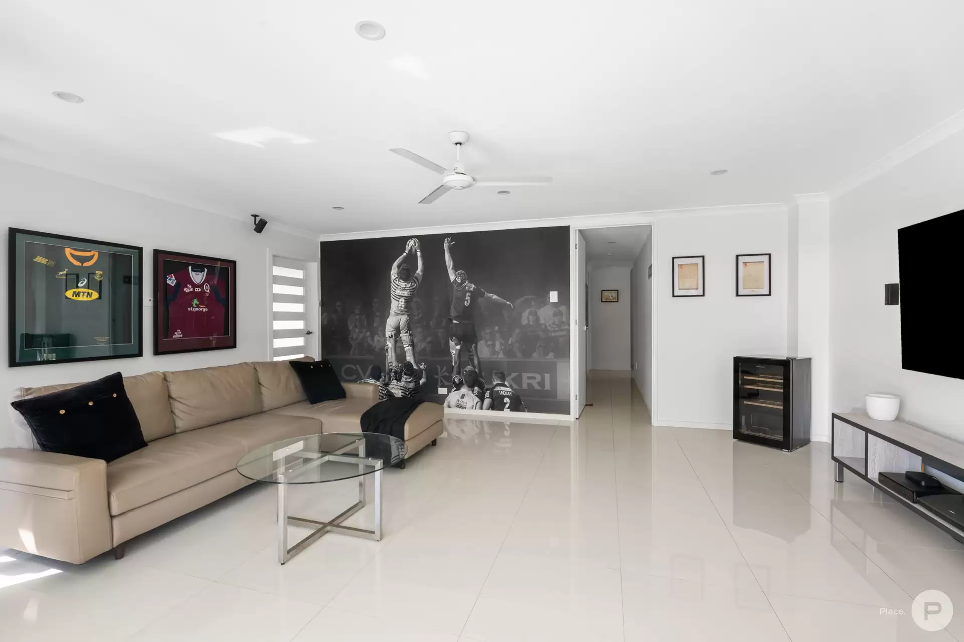 16 Barrhead Street, Wavell Heights Sold by Aurora Property - image 1