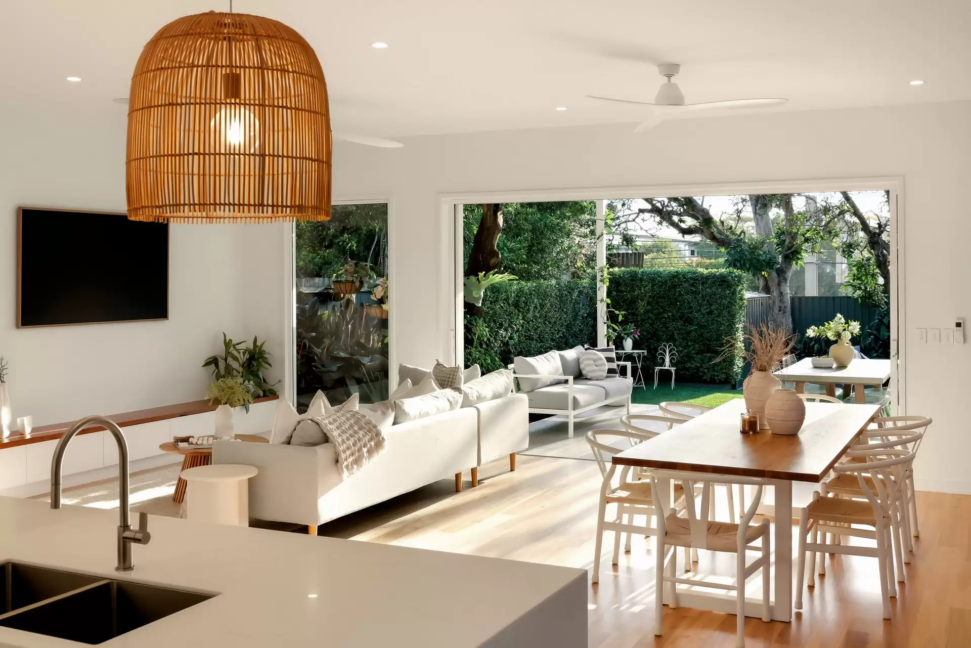 31 Caroline Street, Annerley Sold by Aurora Property - image 1